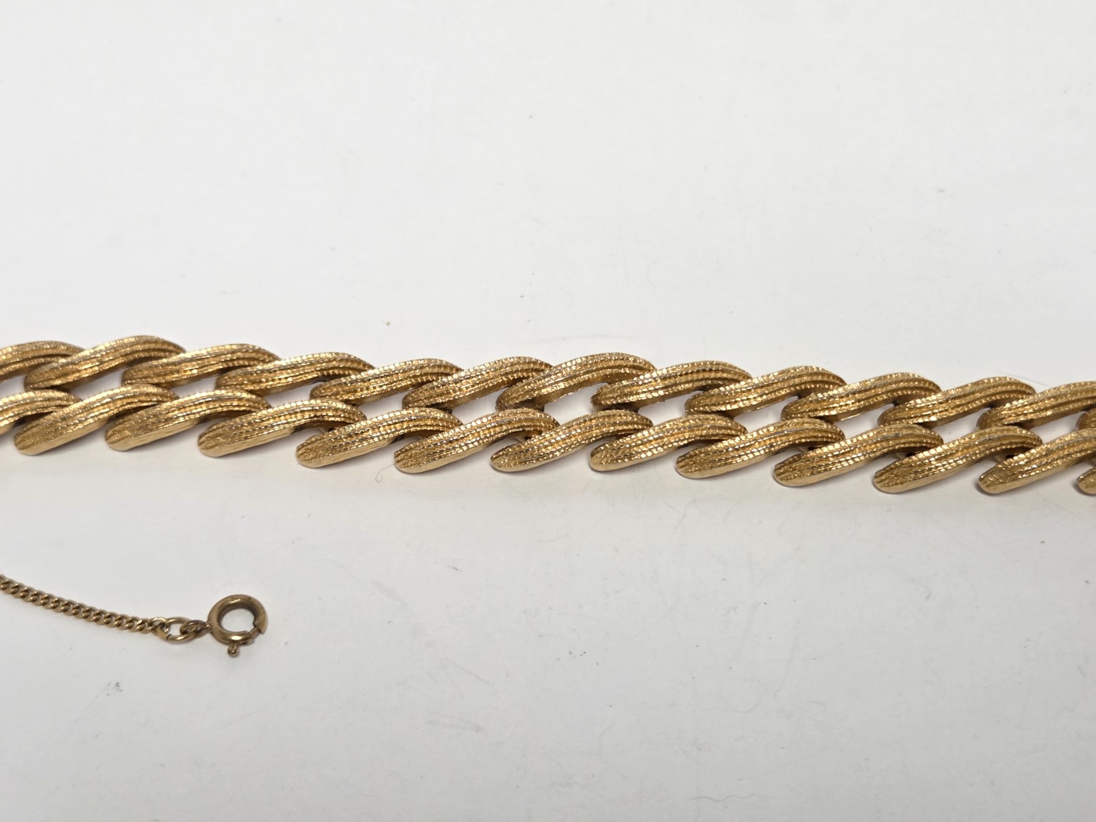 Vtg MONET Textured Wavy Double Row Bracelet 1/2″ w Gold Tone Safety Chain 7.25″