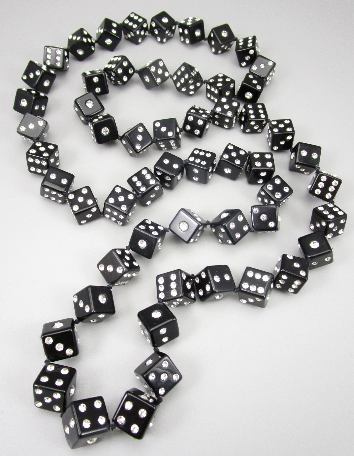 UNUSUAL 46″ BLACK ONYX RHINESTONE DICE HAND KNOTTED STATEMENT NECKLACE