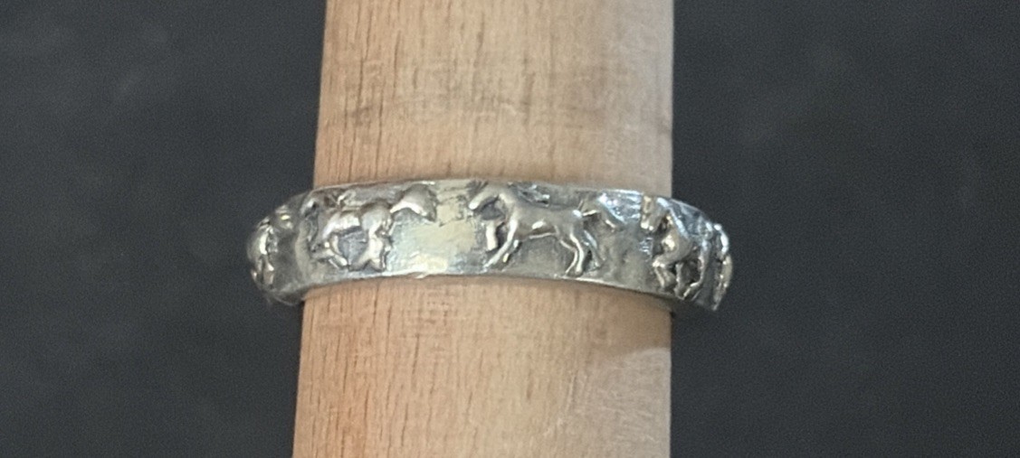Vintage Sterling Silver Running Horse Band Thick Ring 925