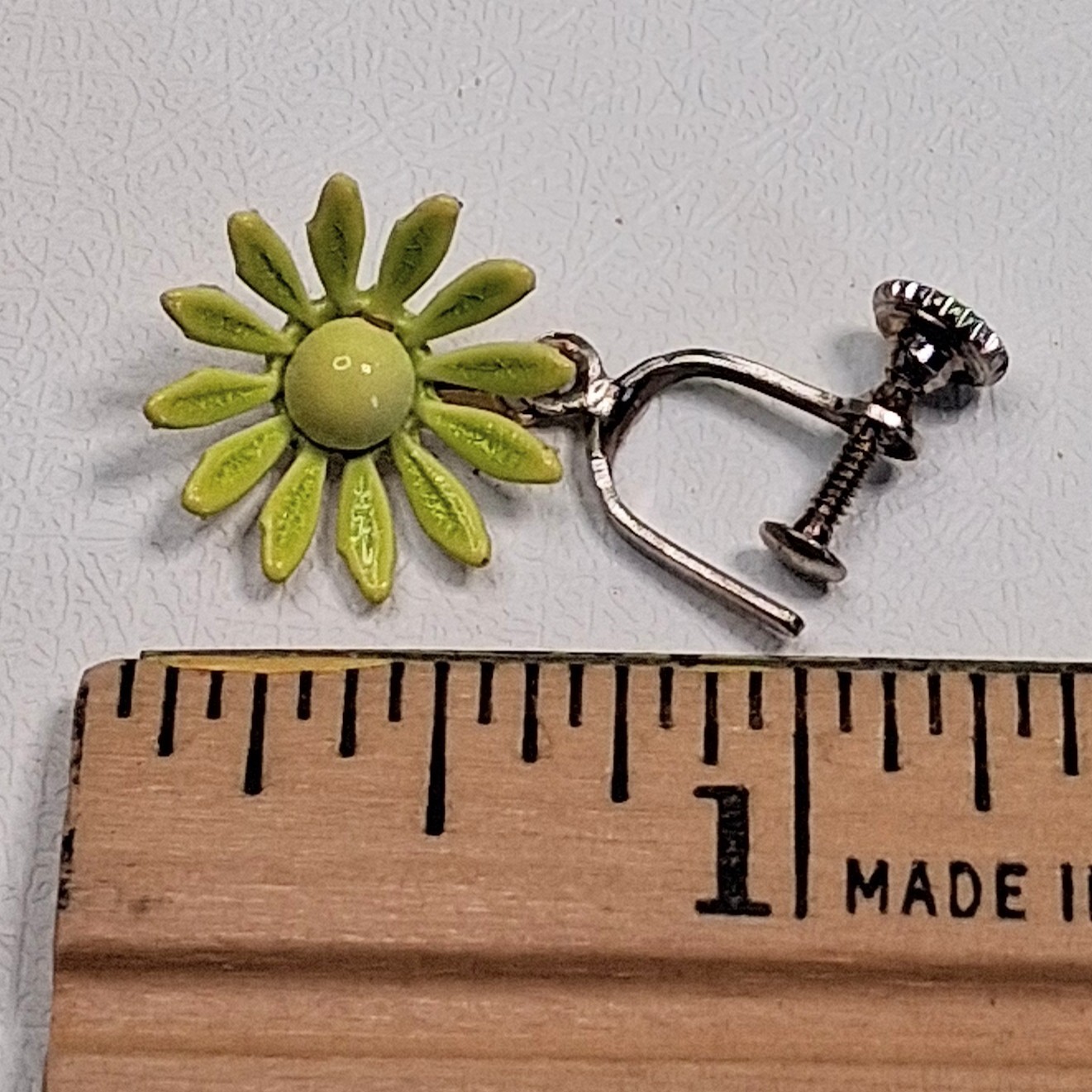 Lime Green Enamel Daisy Earrings Screw Back Mod Flower Power Retro Vintage 1960s