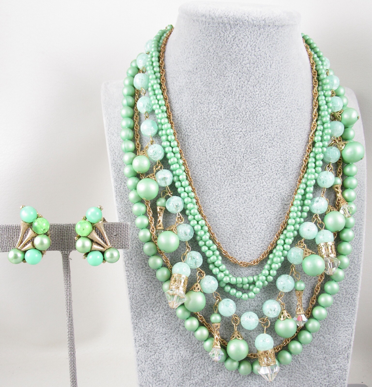 DRAMATIC 1960’S GOLD TONE LIME GREEN BEADED NECKLACE AND EARRINGS SET