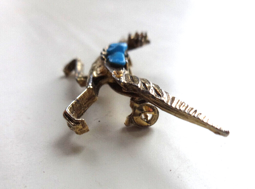 VTG ROADRUNNER BROOCH PIN TEXTURED GOLD TONE TURQUOISE STONES MISSING EYE GUC