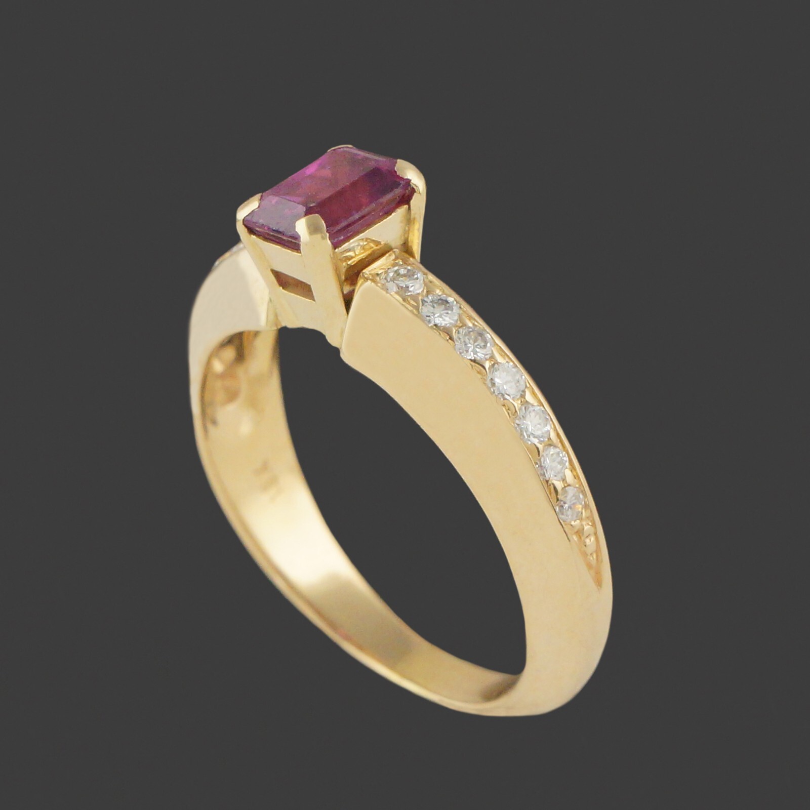 Solid 18K Yellow Gold, Pink Sapphire & Pavé Diamond Tapered Estate Ring