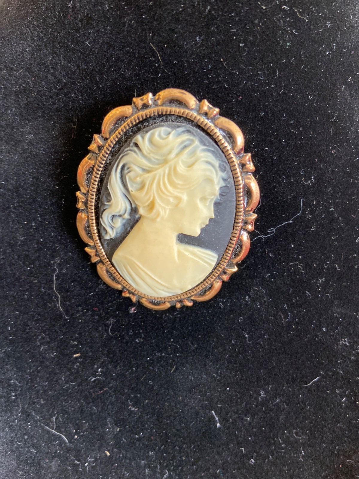 Vintage Cameo Brooch Gold Tone Oval Lady Portrait Pin Victorian Revival Style