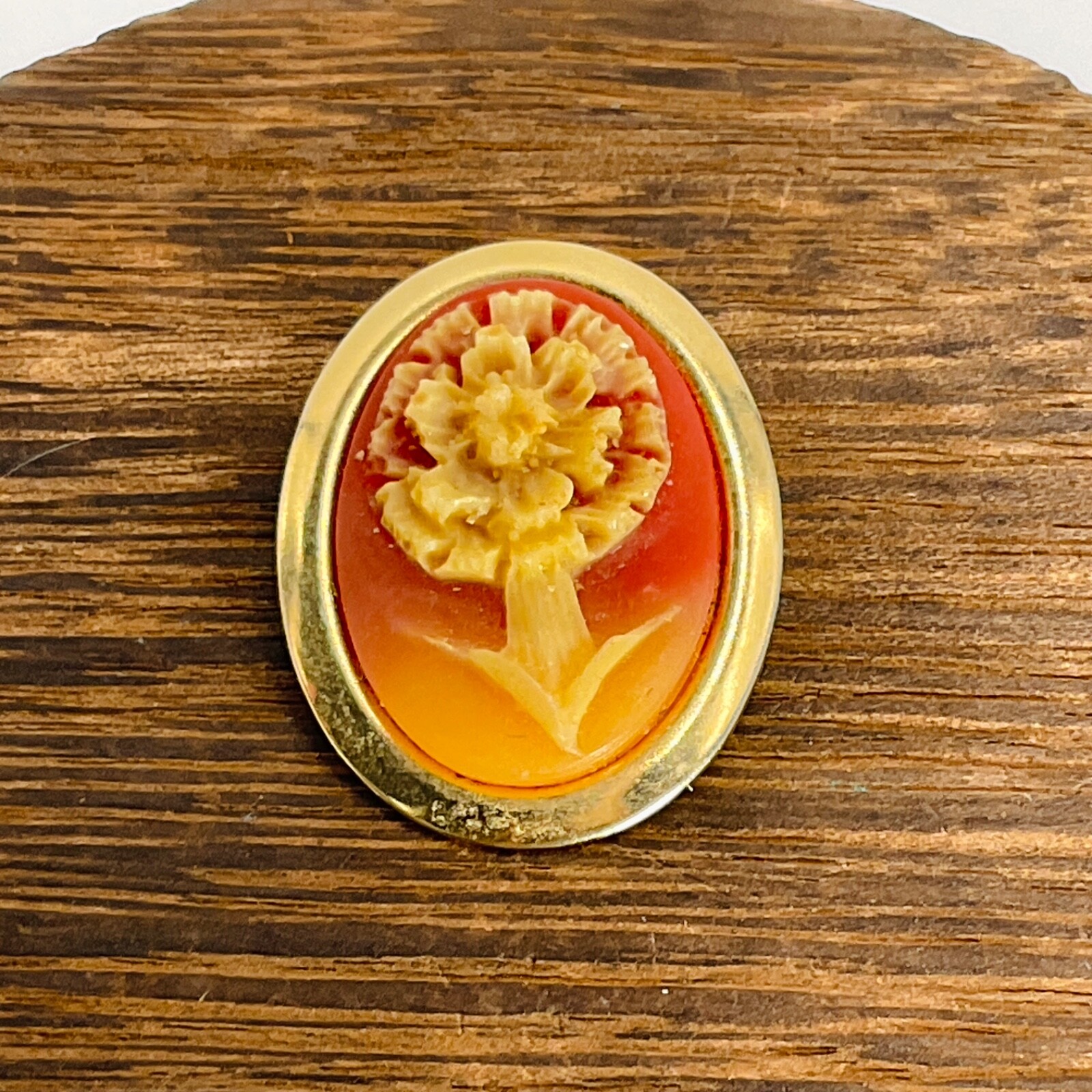 Vintage Brooch FLOWER Cameo Pin Resin Orange Cream Gold Tone Floral Oval 1”