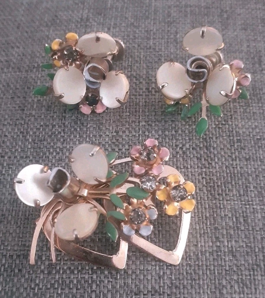 Vintage MOP & Enamel Flower/heart Brooch/pin & Matching Screw back Earrings