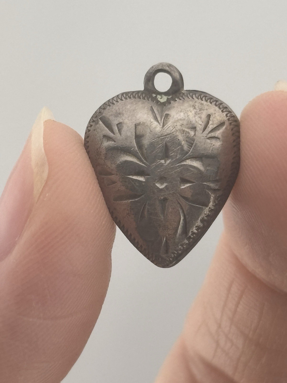 Vtg Single Sterling Silver Puff Heart Charm One Side Etched No Jump Ring 11/16″