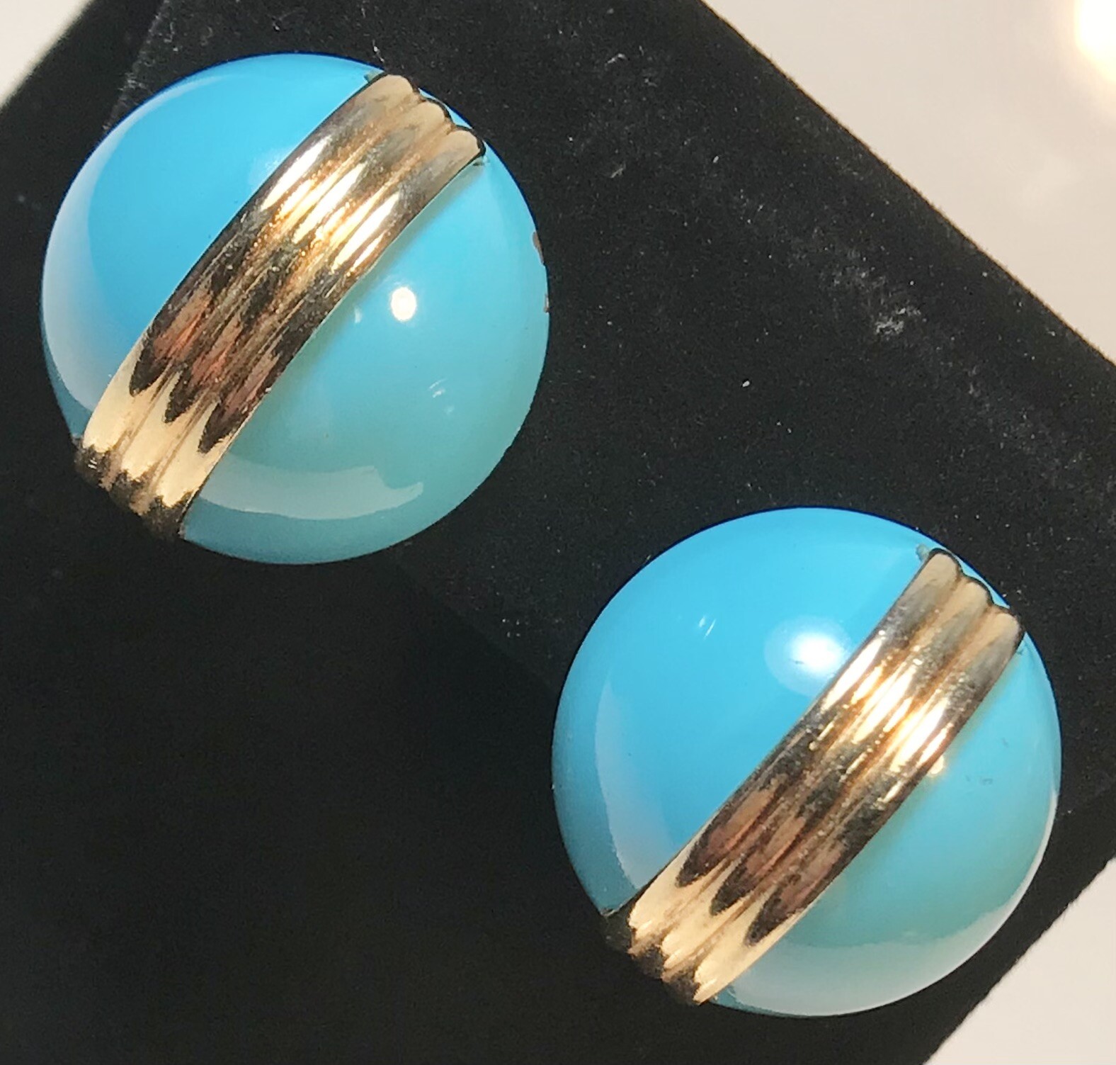 NAPIER EARLY VINTAGE TEAL BLUE & GOLDTONE CLIP ON EARRINGS LIGHT WEAR (S270)