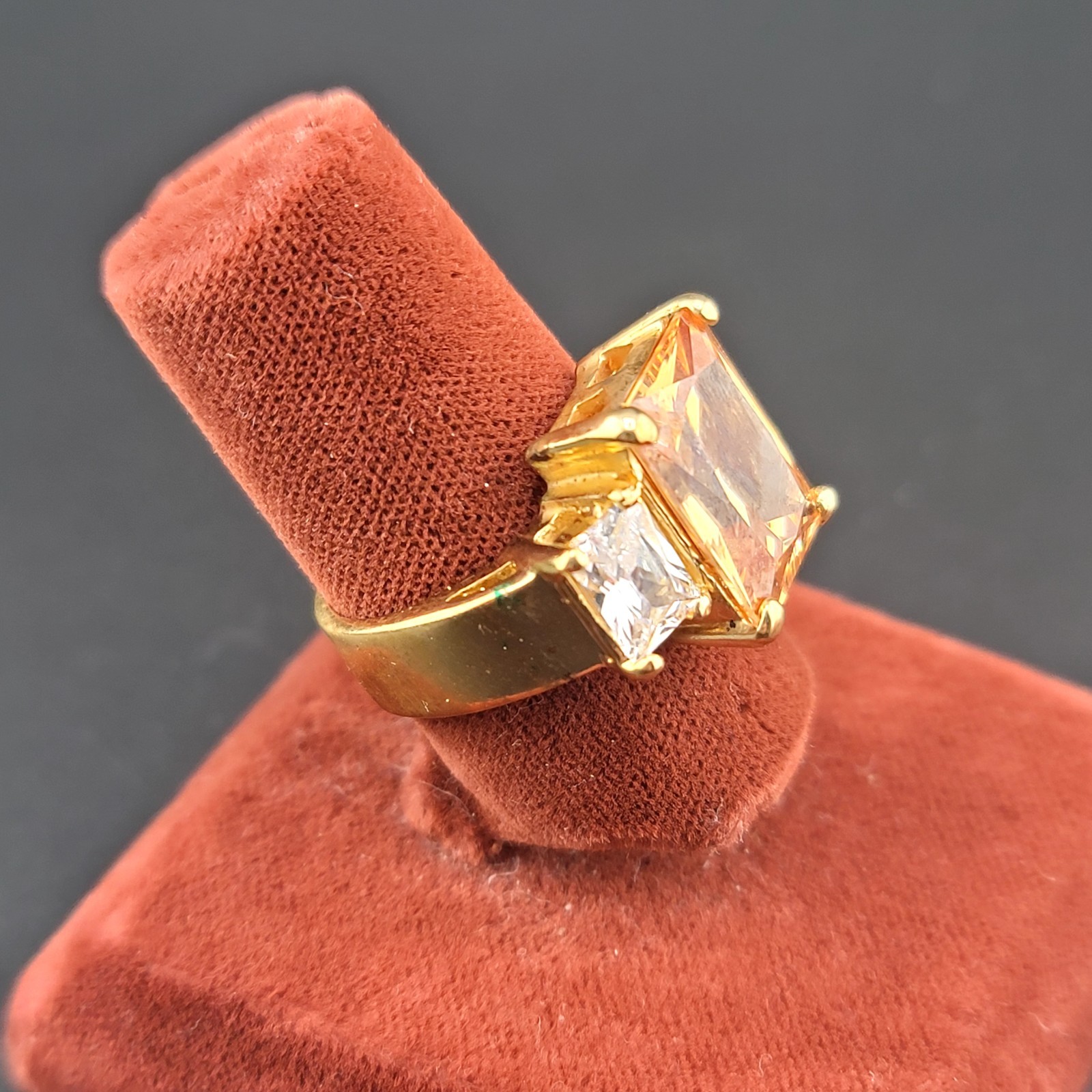 Vtg Sz 7 Ring Lg Citrine Clear Cubic Zirconia 18KGE Fashion Jewelry Glam Classy