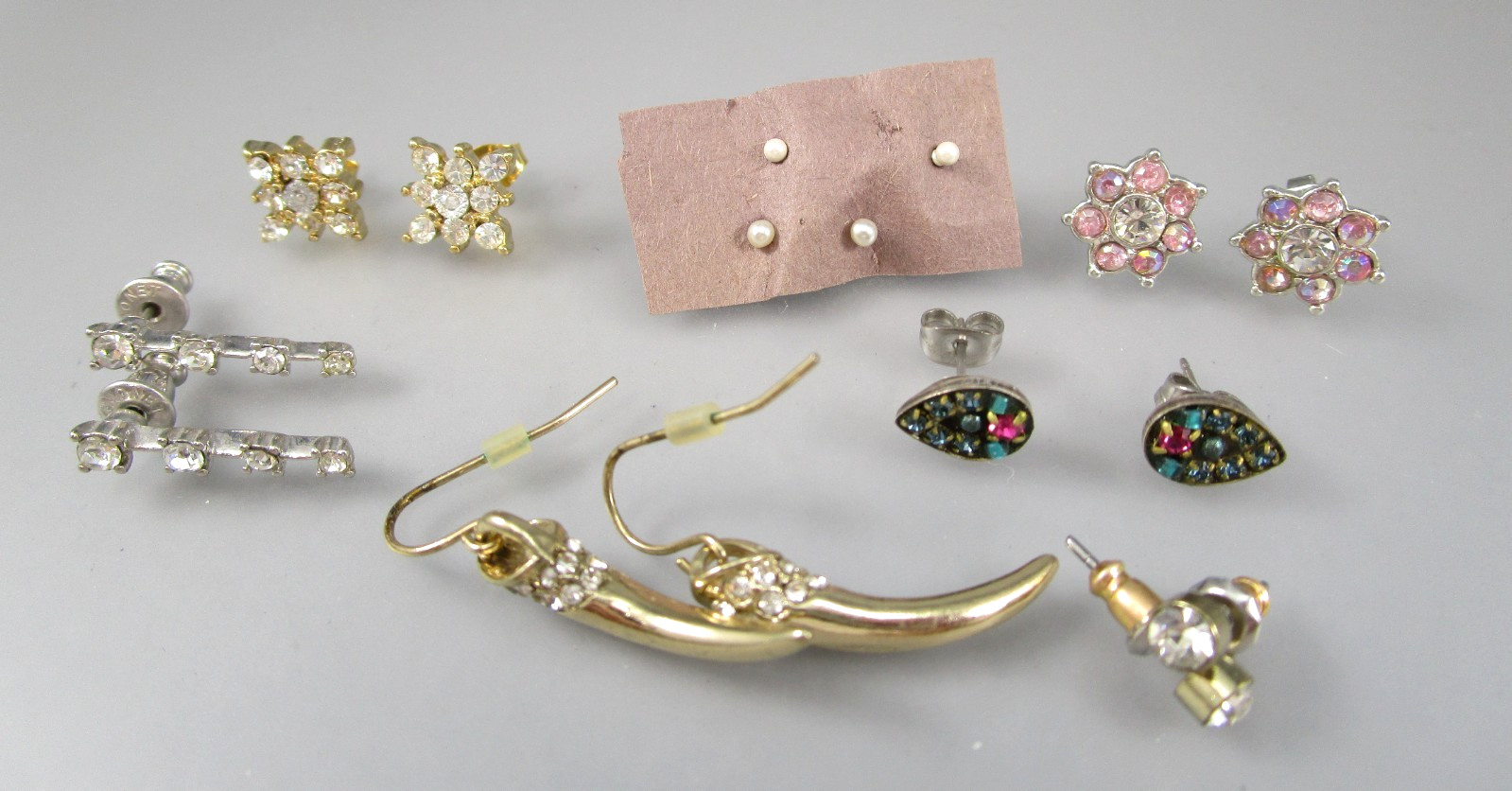 Vtg Mod Retro Varying Colors & Multi Styles LOT of 7 Post Pierced Earrings 152C