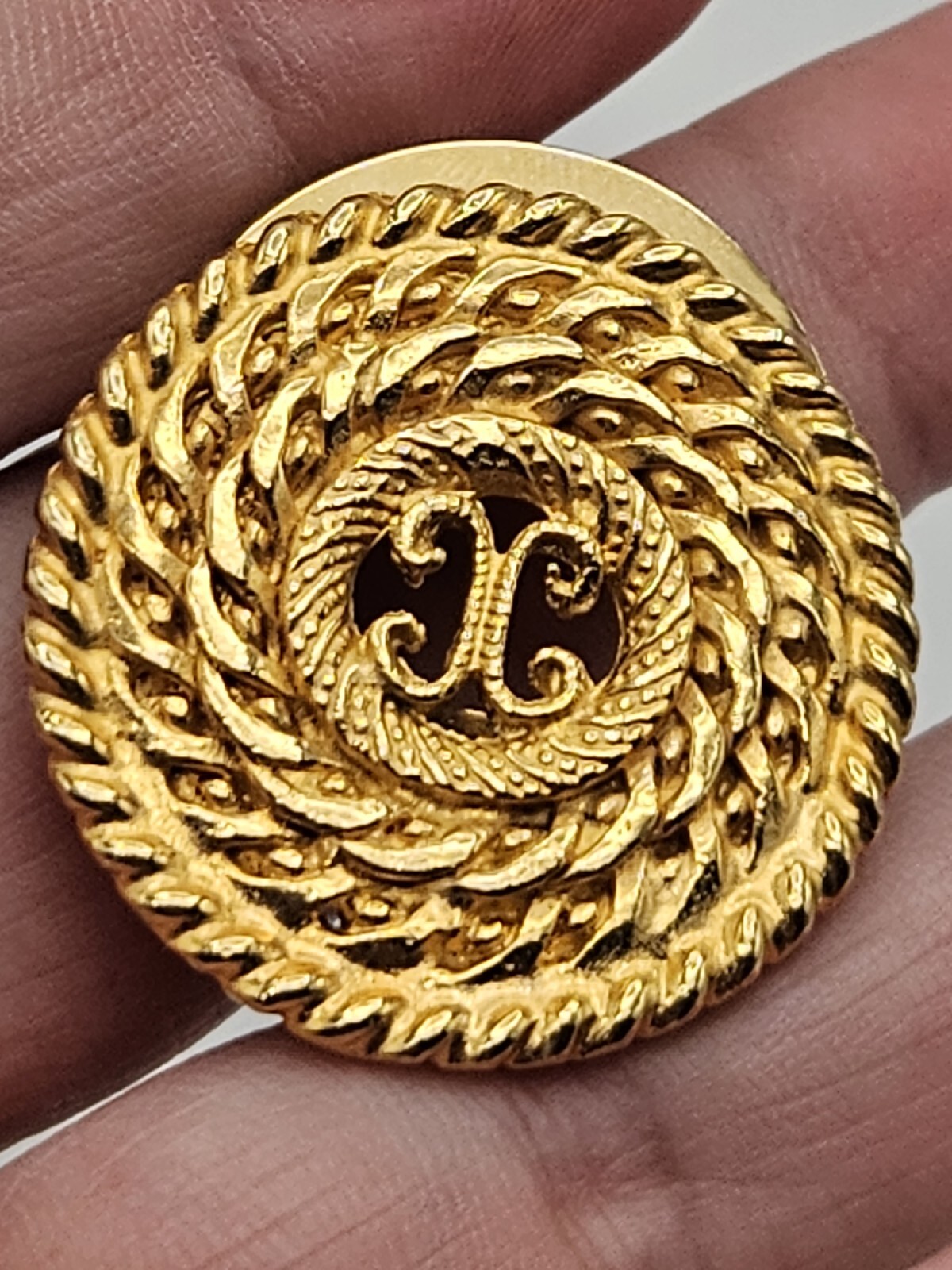 Vintage Signed Gay Boyer Gold Tone Scarf Clip