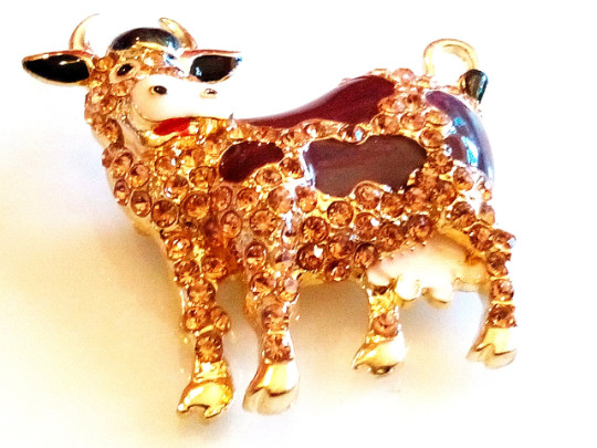 RHINESTONE COW BROOCH!Brown & White Enamel.Sparkling Amber Rhinestones.Gold Tone
