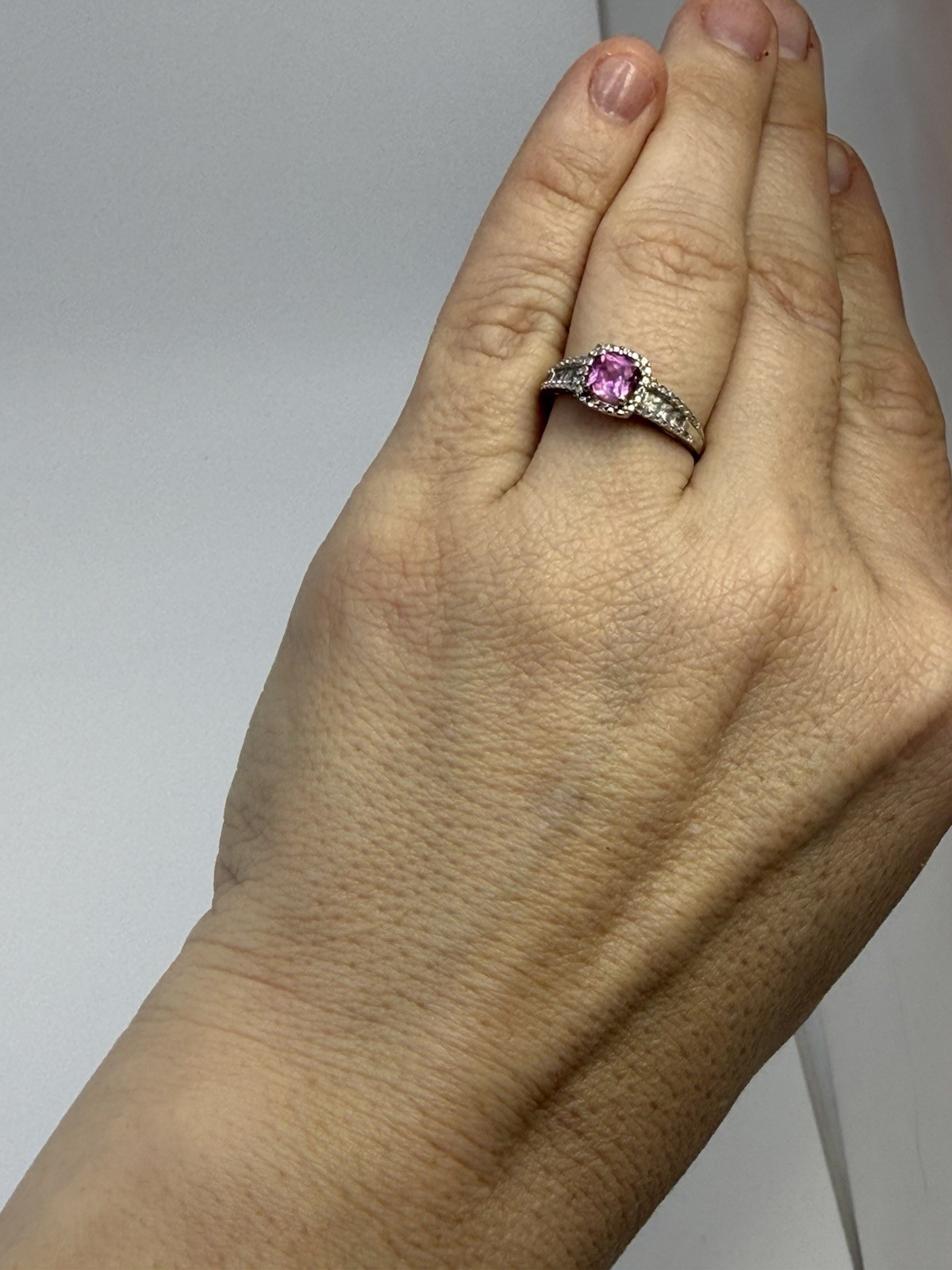 VINTAGE E.S. FEINSTEIN Ring Sz 7 with Dark Pink Stone STERLING SILVER 925
