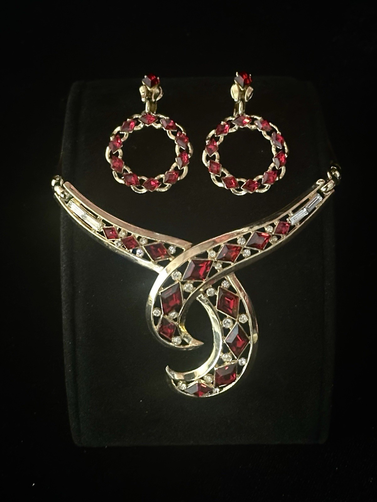 TRIFARI Ruby Red Diamond 1952 Parure Alfred Philippe Drop-Dangle Crown w/Box