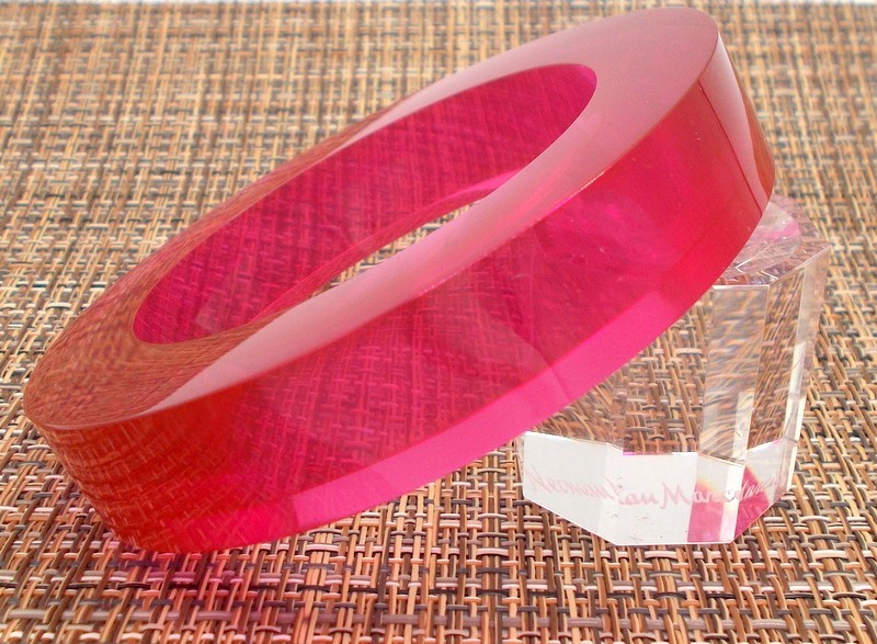 Vintage Clear Hot Pink Lucite Chunky Bangle Bracelet 1990s Designer 5/8″ Wide