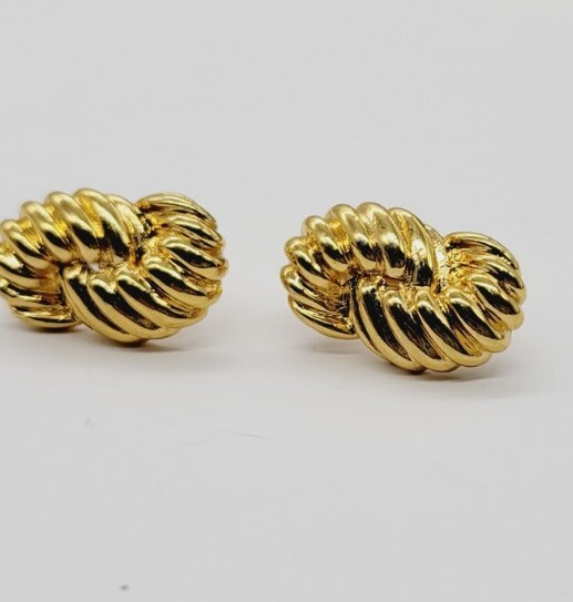 NAPIER Earrings Knot Screw Back Clip On Textured 1 in Vintage