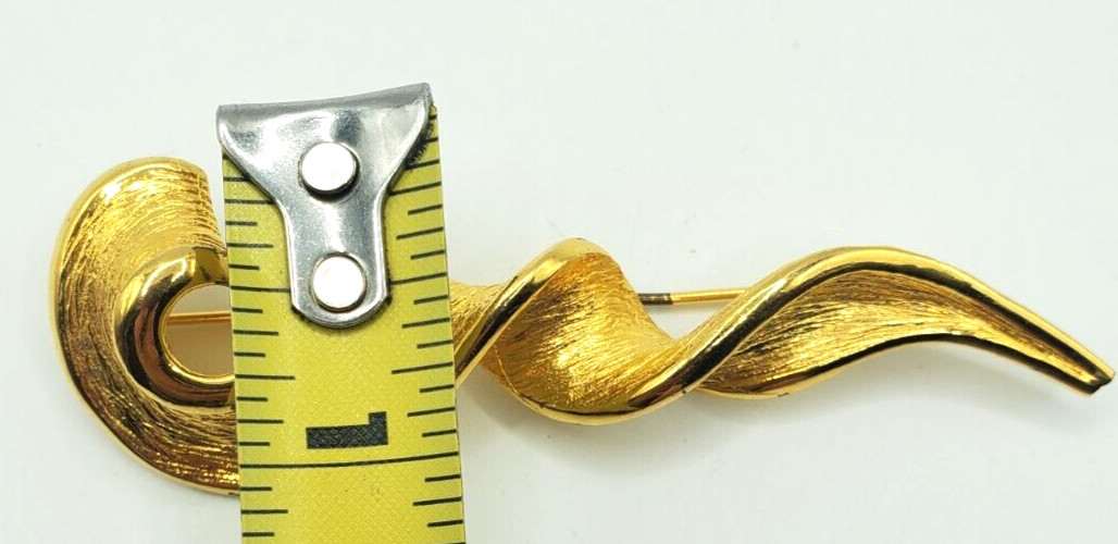 Vintage Swirl Twist Textured Ribbon Large Gold Tone Brooch Pin