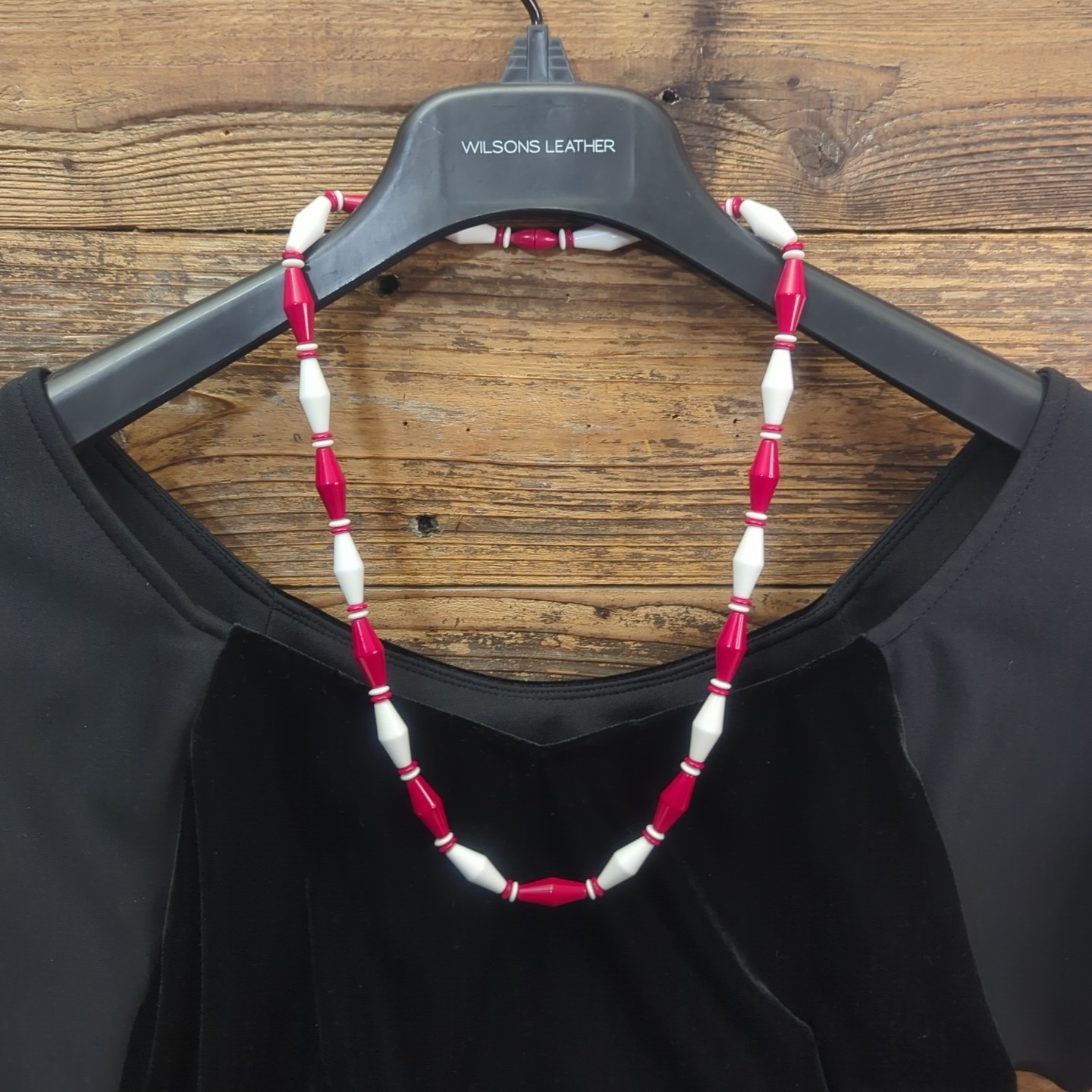 Vintage Avon Red White Acrylic Bi-Cone Beaded Necklace Retro Mod