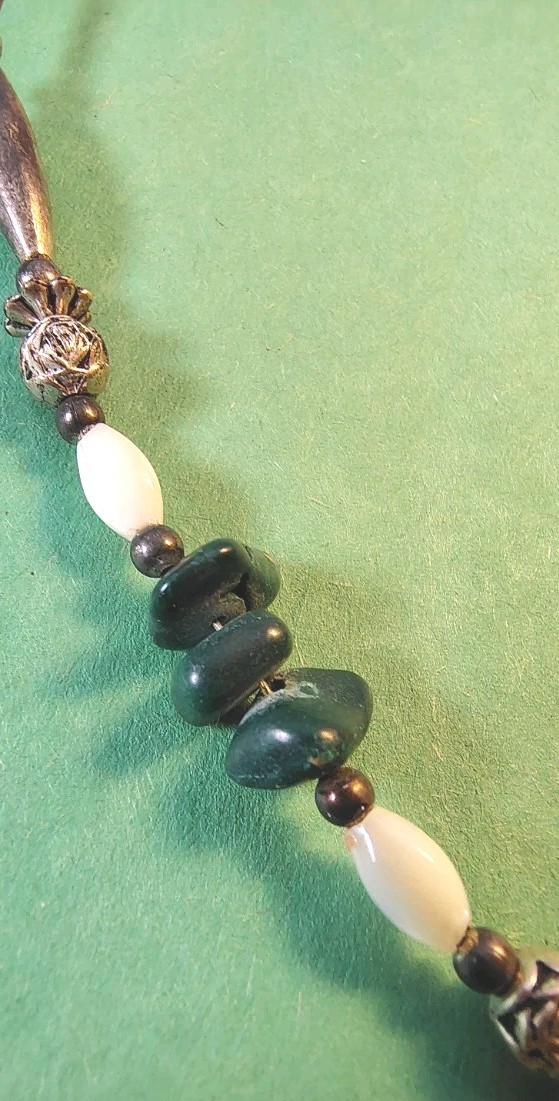 Vintage MALACHITE & MOTHER OF PEARL STONES Beaded Choker Necklace in Silver Tone