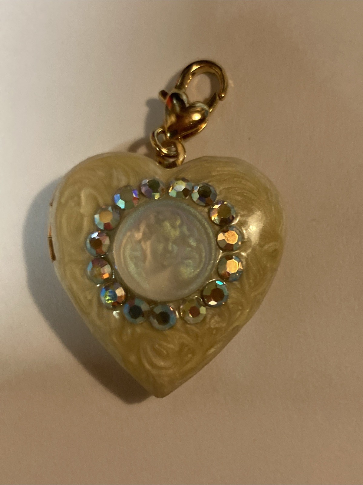 Kirks Folly Glass Dream Angel Cameo heart-Shaped Locket