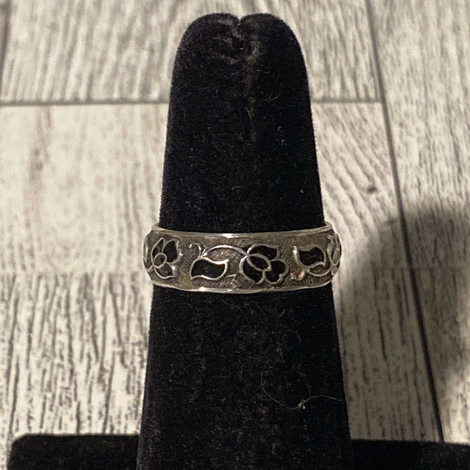 Vintage Art Nouveau Sterling Floral Scroll Leaf Textured Enamel Band Ring Size 6