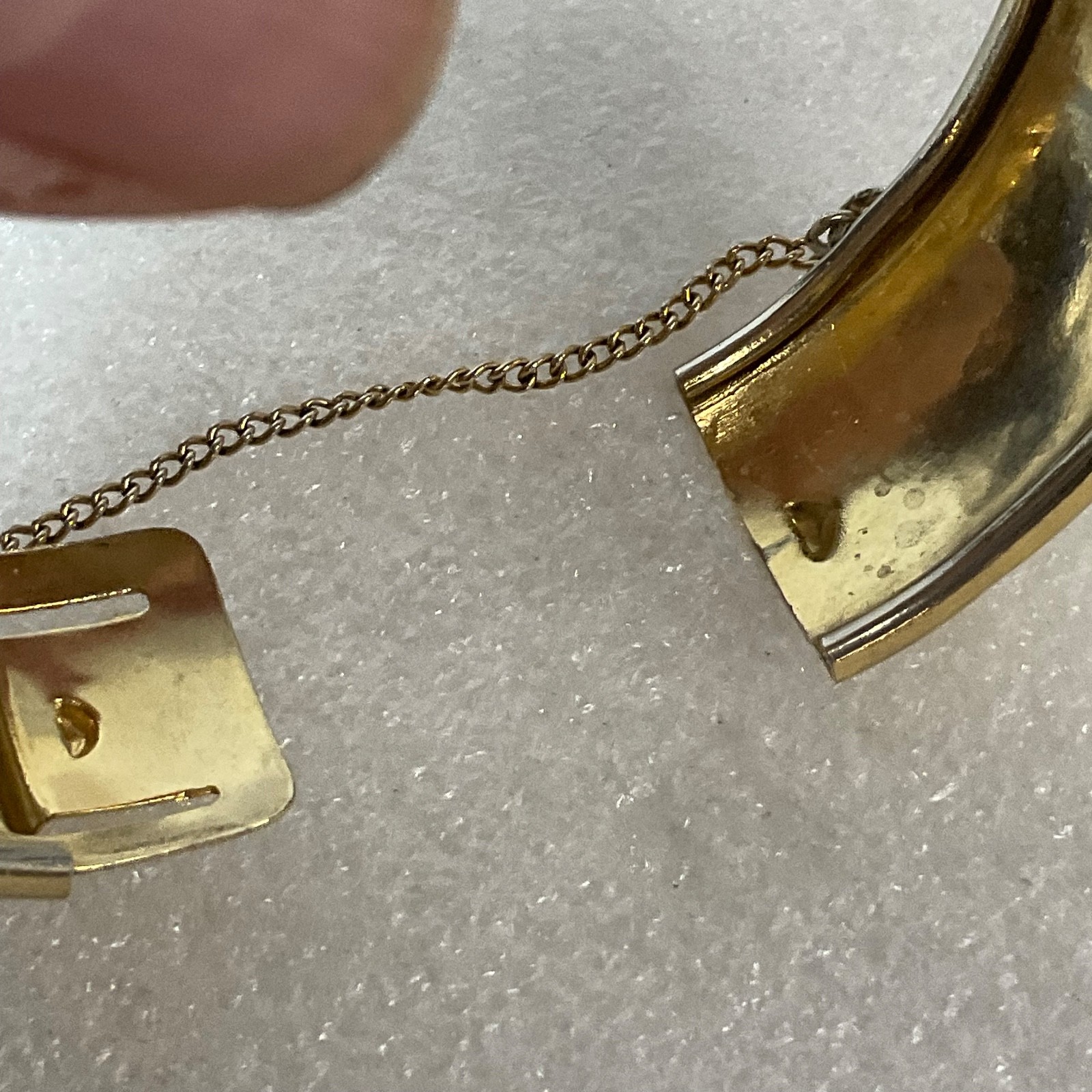 Vintage Coro Gold Tone Hinged Bangle Bracelet 7.25in Floral Engraved SafetyChain