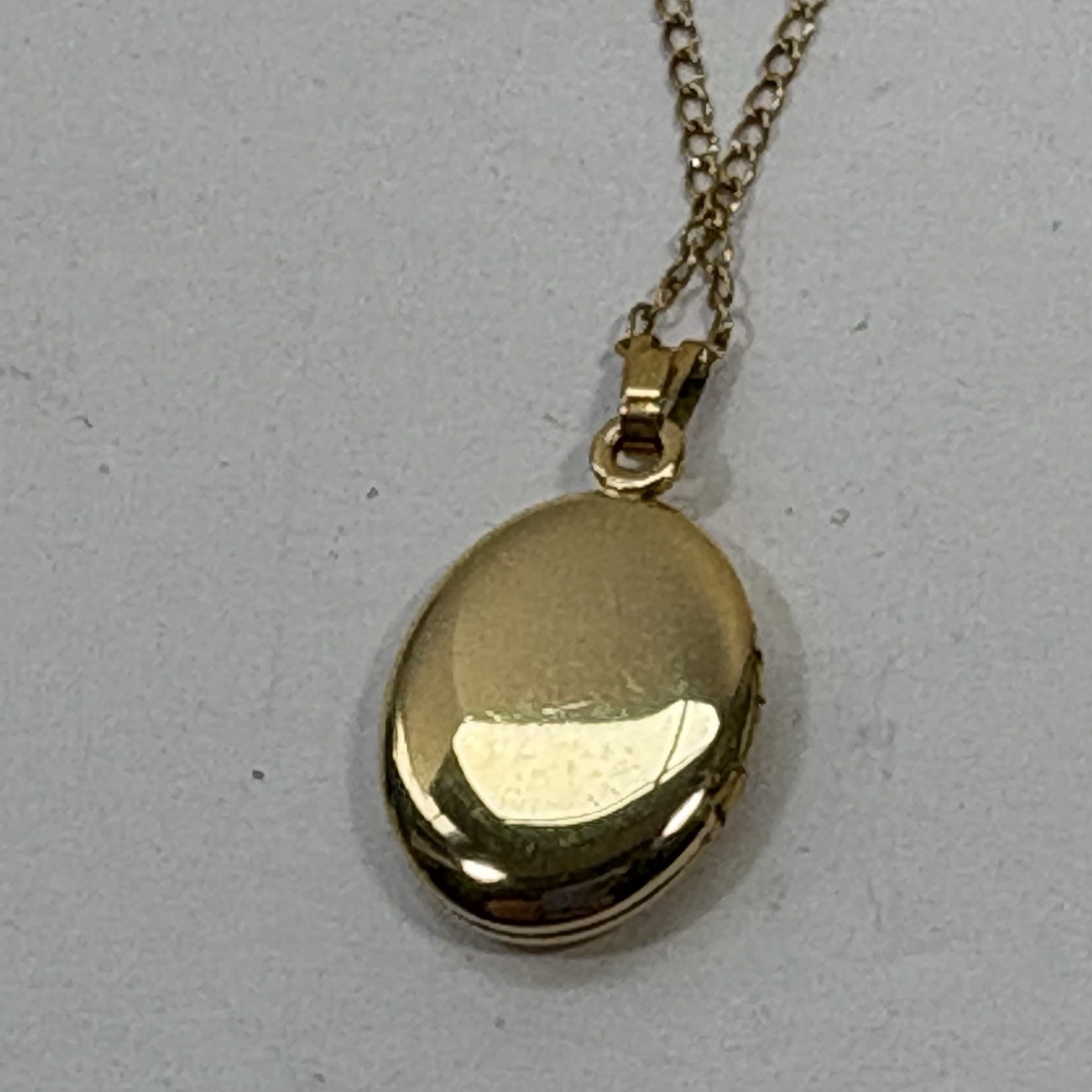 Vintage Gold Locket Pendant necklace Letter J 12k GF Gold Filled Chain 18″