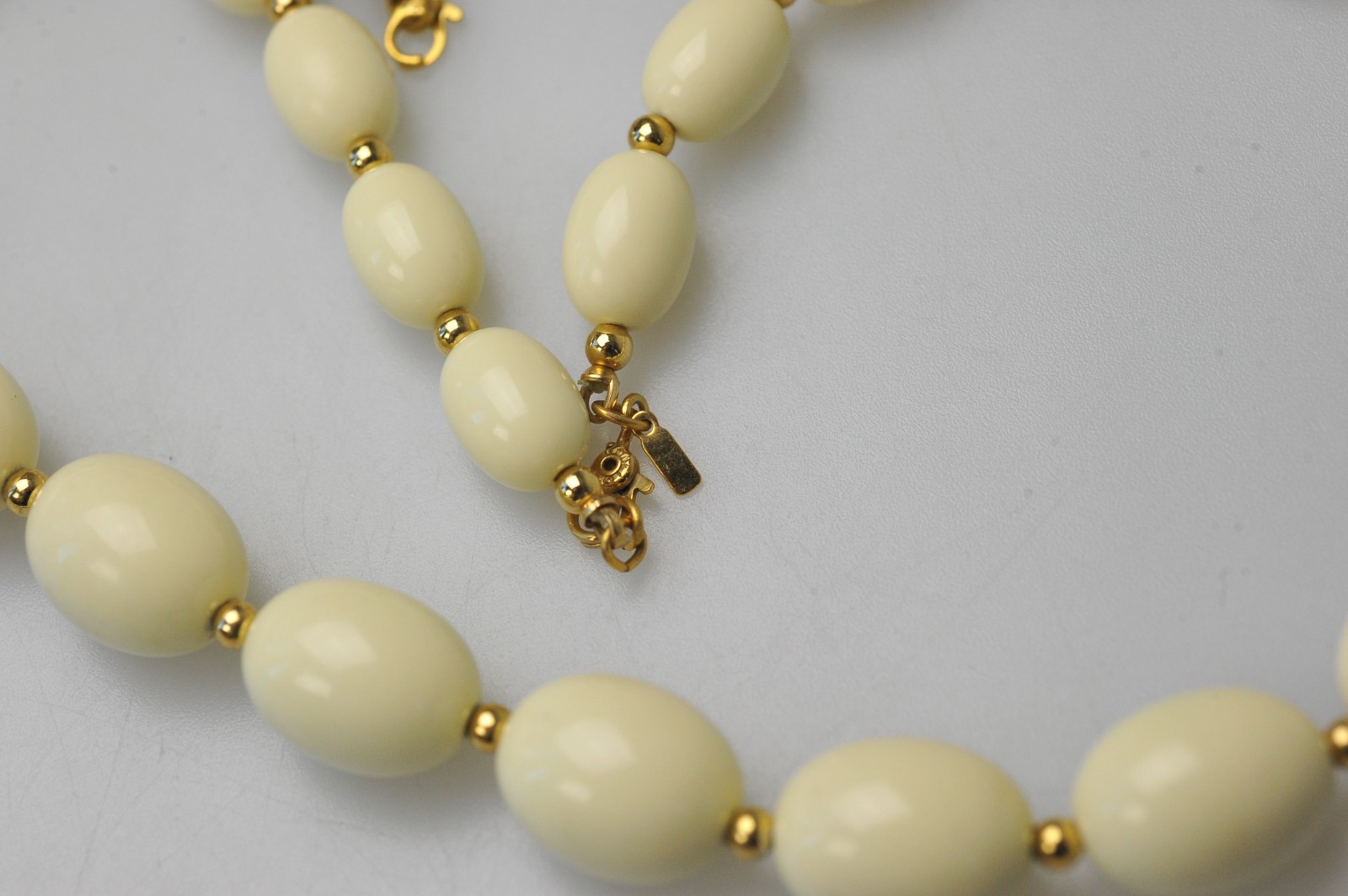 Necklace Monet signed LOT cream ivory gold tone bead beaded ZD19