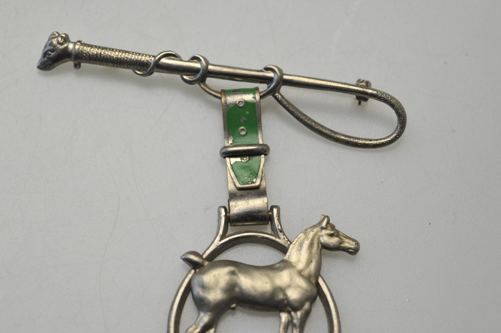 Vtg Equestrian Horse Stirrup Bar Pin Brooch Hunt Riding Stock Pin dangle BB3