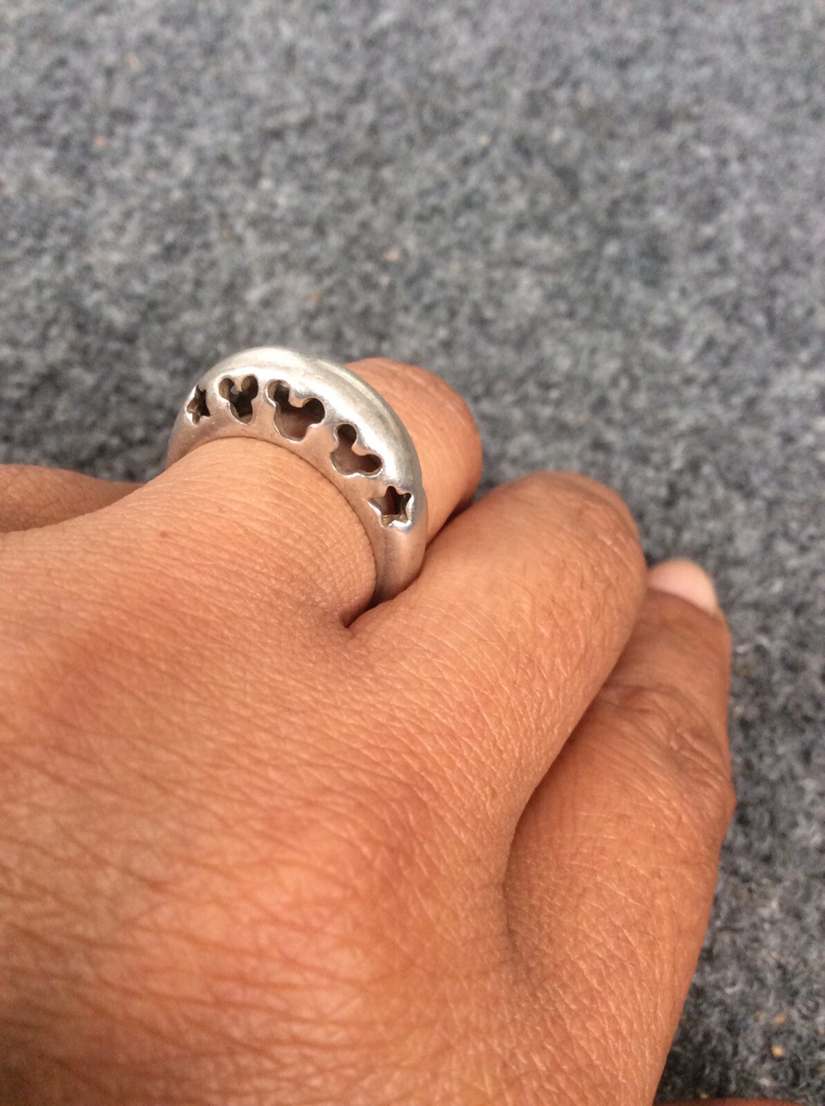 Beautiful Disney sterling Silver 925 micky mouse cutout ring size 8