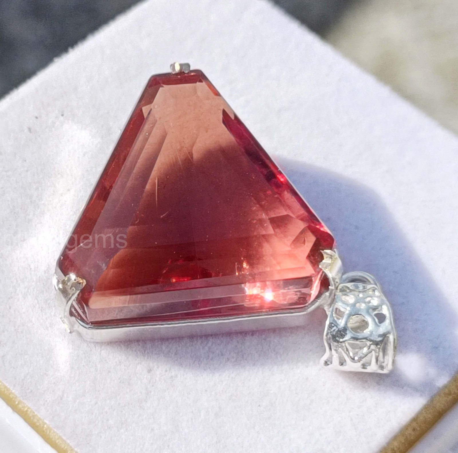 89.70 Ct Color-Change Alexandrite Pendant | Fancy Cut 39x29mm + 925 Chain 5SDR