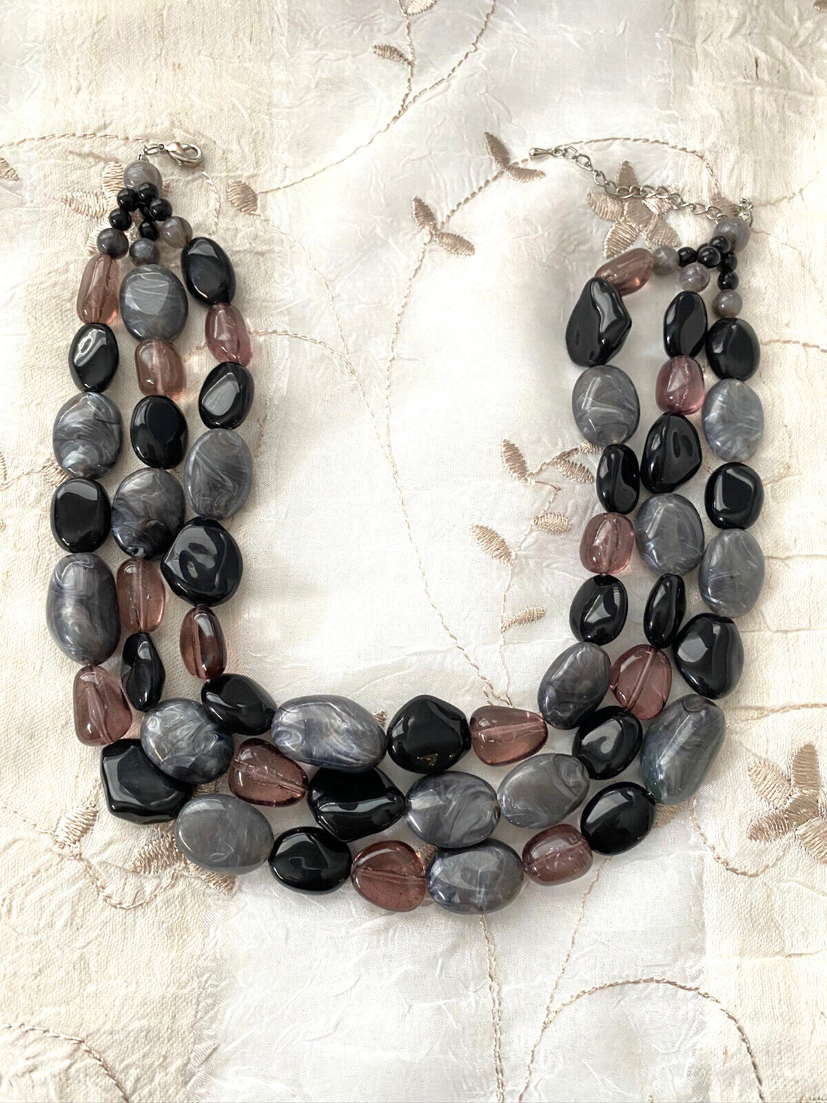 Glass Style Beads Layered Necklace. Great Colors Approx 12-13” NK47
