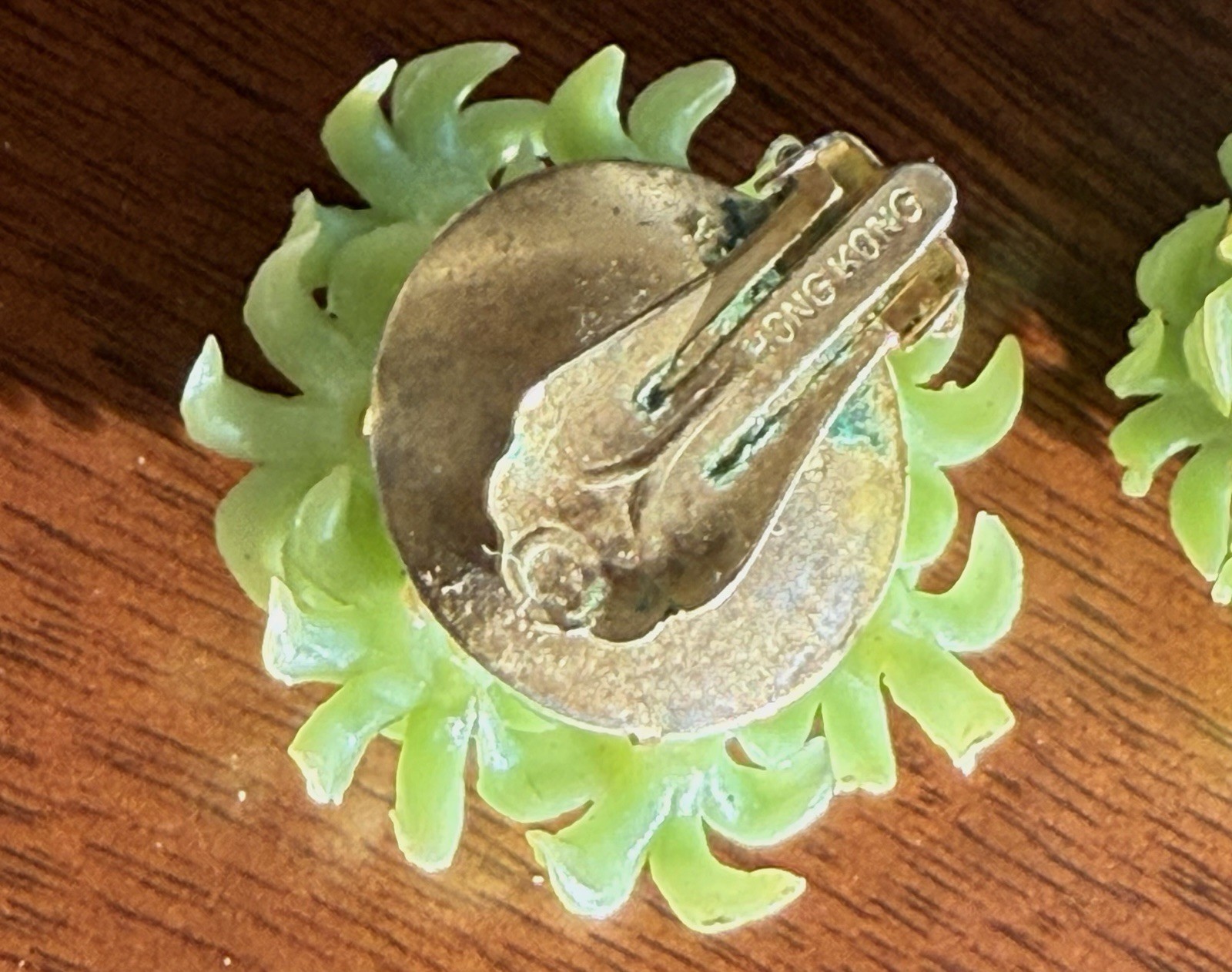 50’s 60’s Vtg Electric Apple Green Plastic Daisy Necklace Clip On Earrings Set