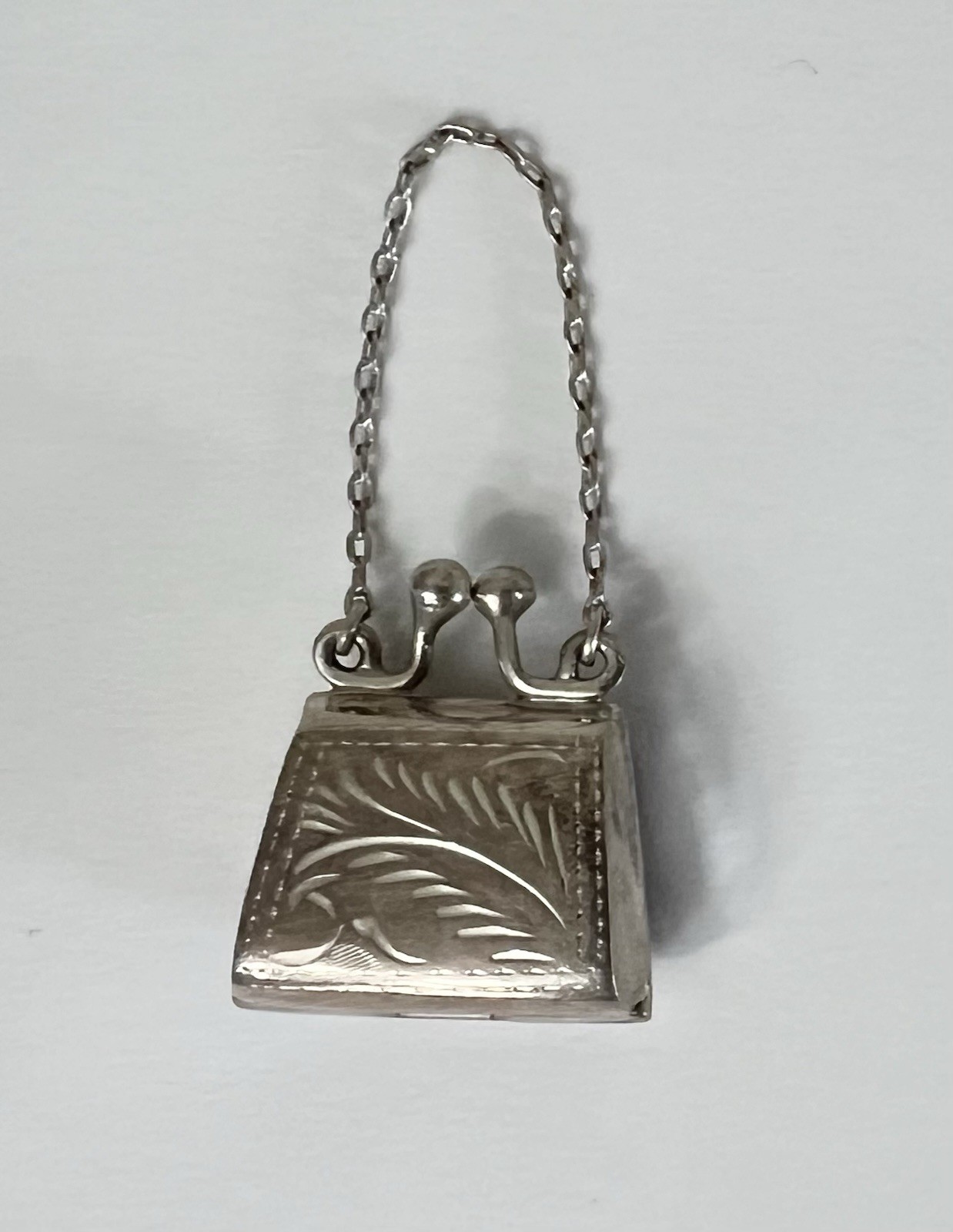 Vintage Art Nouveau Sterling Silver 925 Mini Purse Pendant Pillbox Locket
