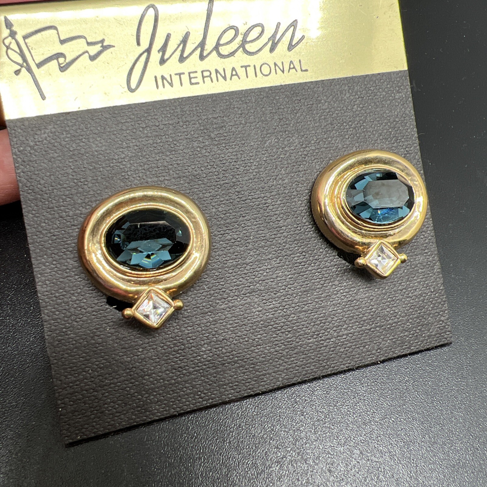 NWT Vintage Goldtone Blue clear Glass Rhinestone Clip Earring on Orig Card