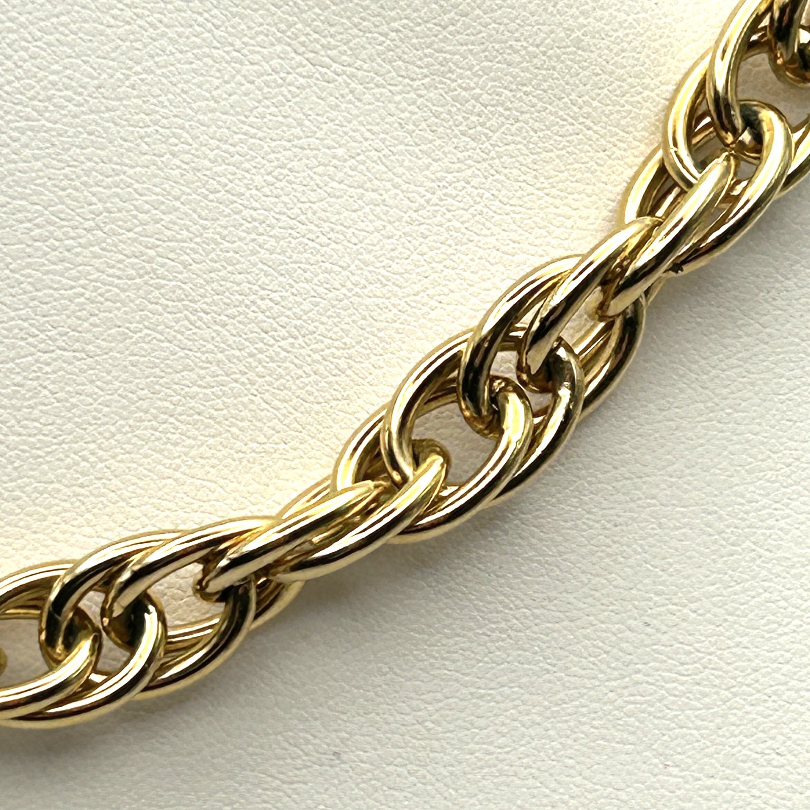 Trifari Necklace Chunky Gold Tone Oval Link Chain Statement 17.5 in