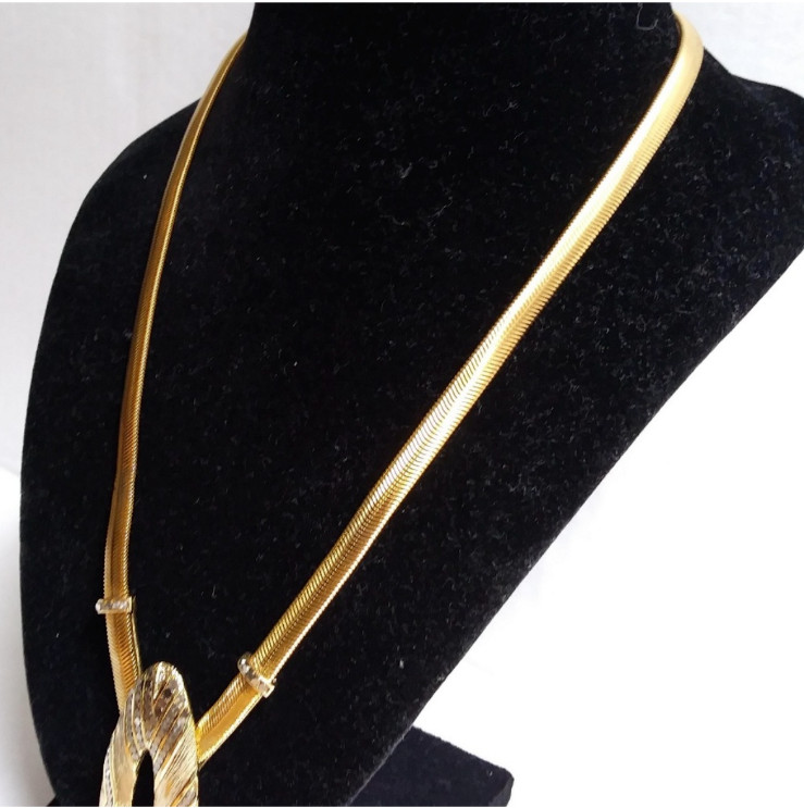 ORENA PARIS Gold Tone Chunky Chain Round Pendant Necklace Signed with Braided nn