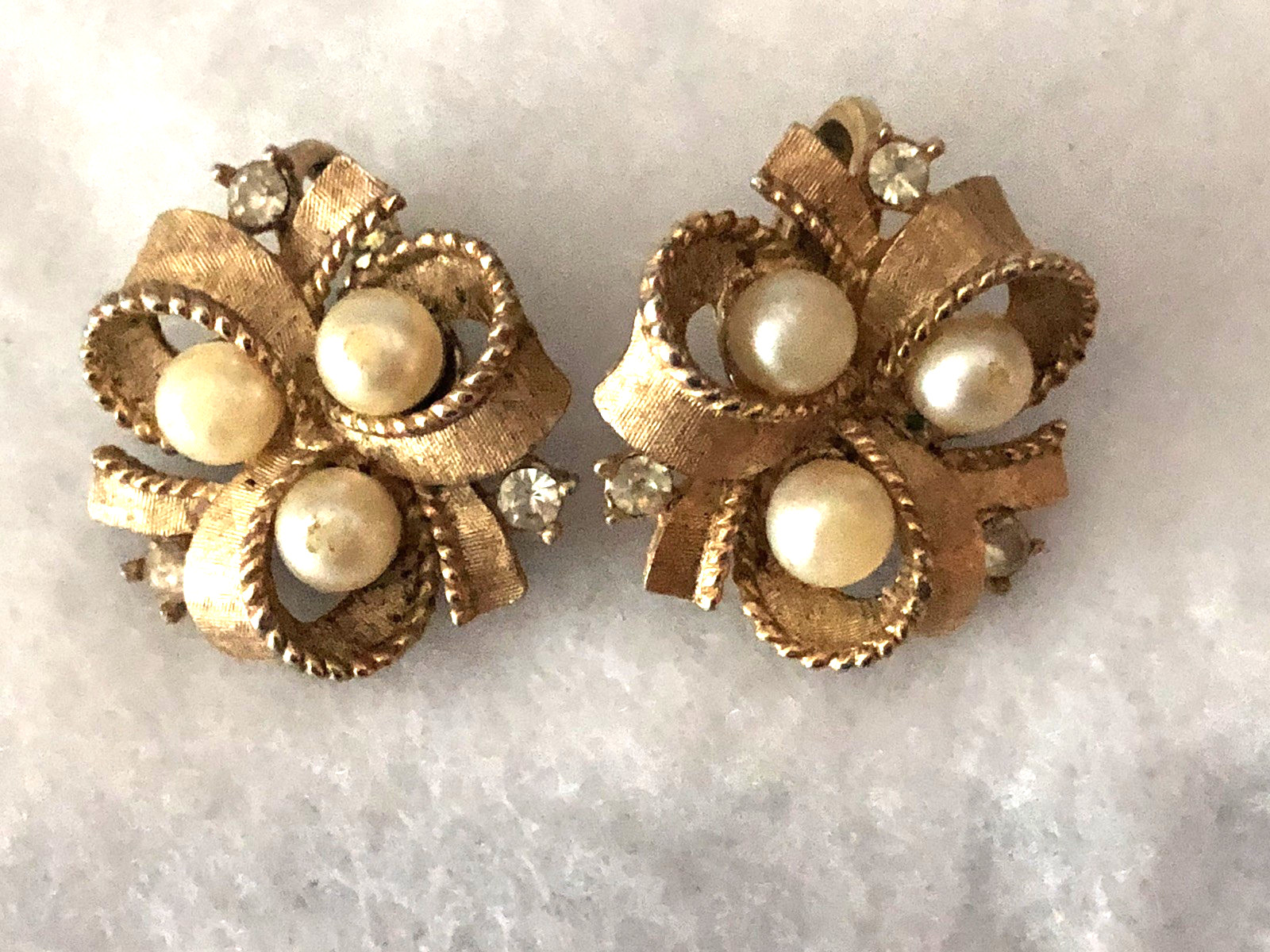 LOT OF 13 PAIRS VTG. SIGNED EARRINGS CAROLEE MONET DODD TRIFARI AND MORE