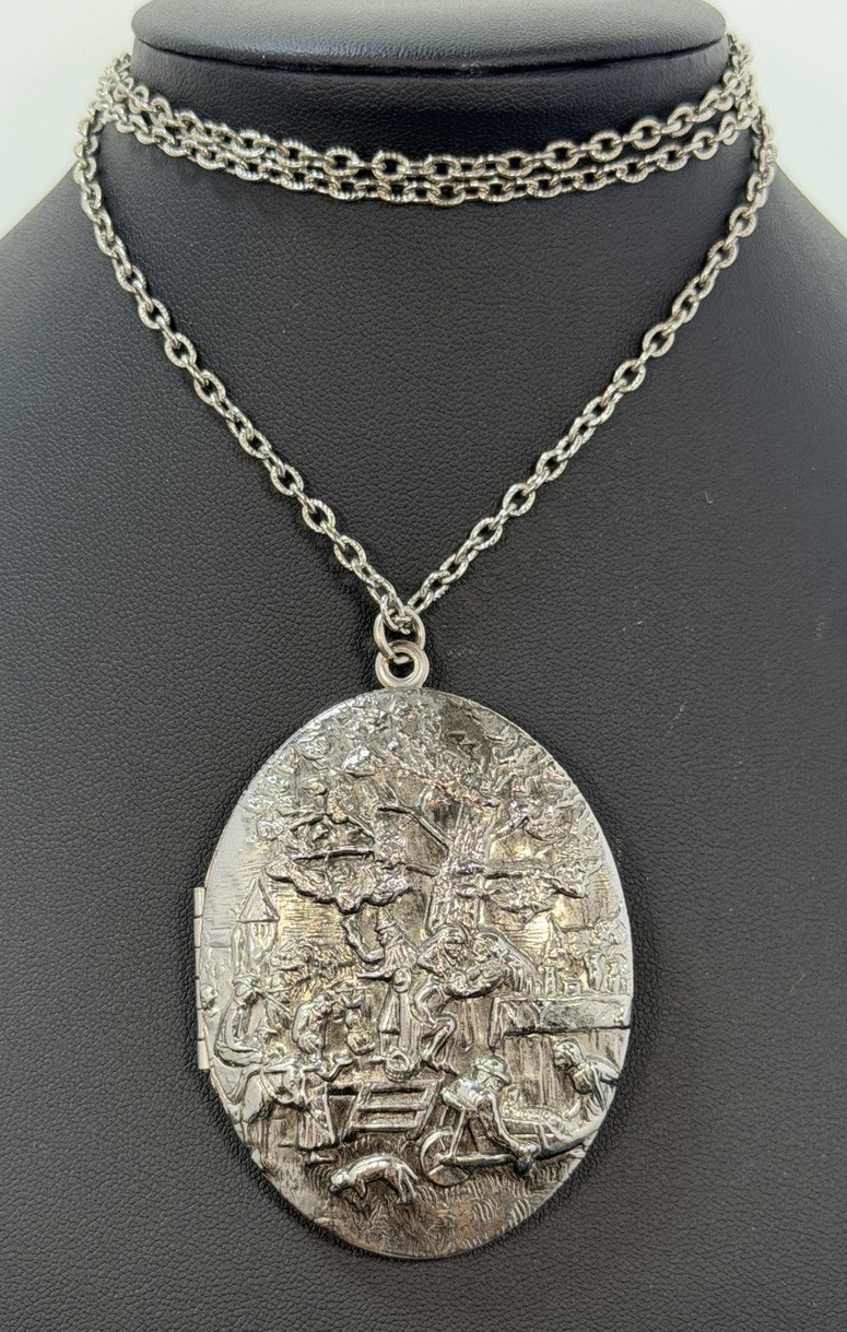 Vintage Large Oval Pastoral Scene Locket Pendant Necklace 30” Chain Silver Tone