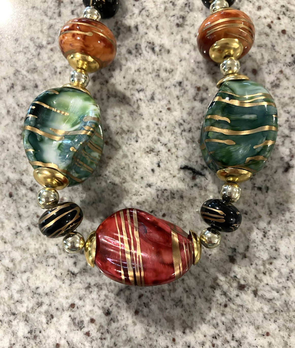 Vintage Colorful Bold Swirls Plastic Beaded Statement Necklace 22″ Long 11″ Drop