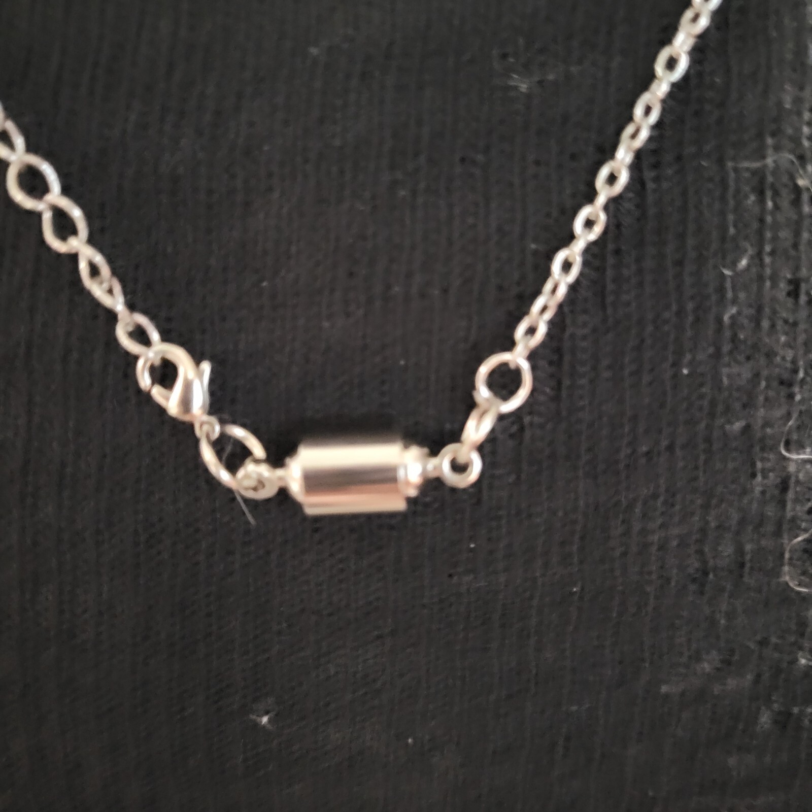 Mama Bear and Cubs Silver Tone Bar Pendant Necklace Magnetic and Lobster Closure