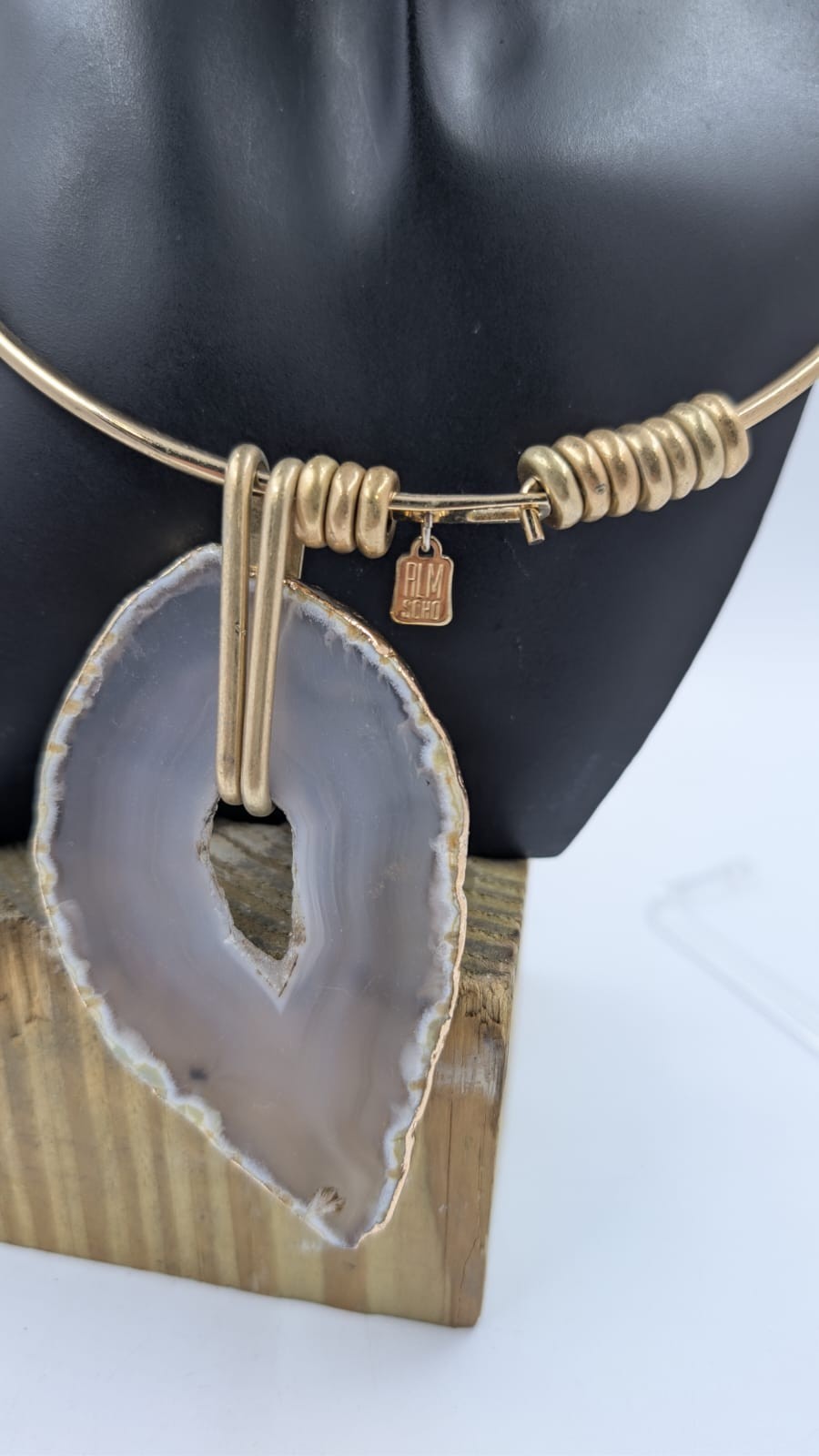 RLM Robert Lee Morris Soho Gold Tone Absract Stone Pendant Choker Necklace JN01