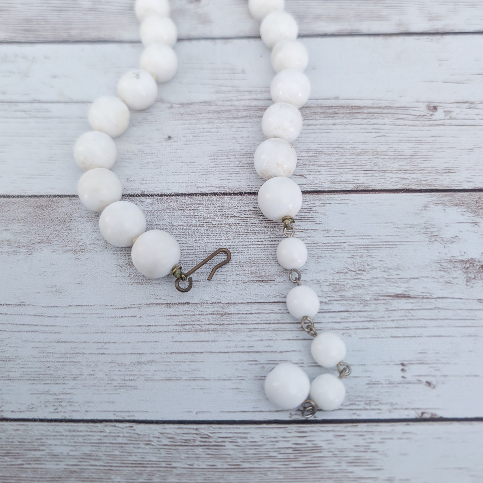 Vintage Necklace Statement Retro Off White Ball Style – Marks & Discoloration
