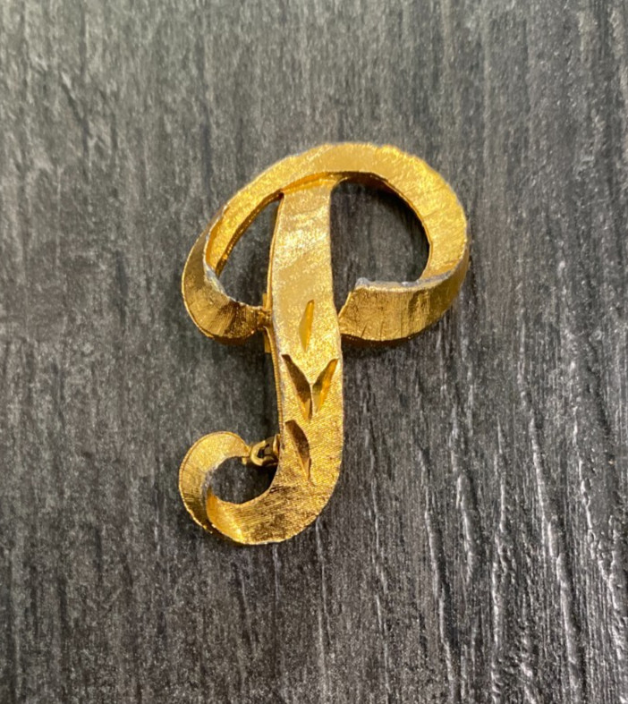 Vintage Manselle Gold Tone Script Letter P Initial Brooch Pin
