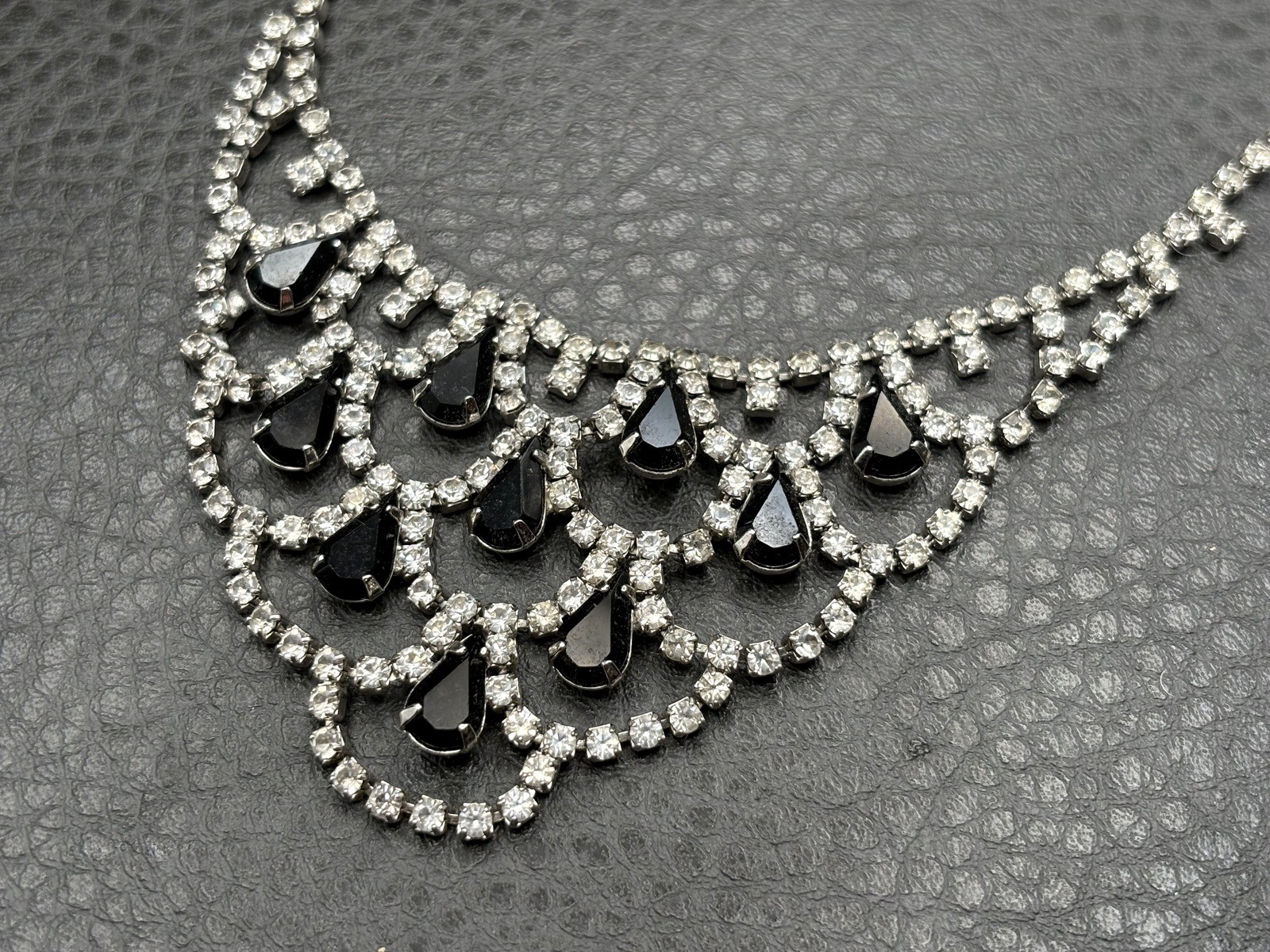 Vintage Rhinestone Crystal Black Clear Statement Necklace Silver Tone Bib READ