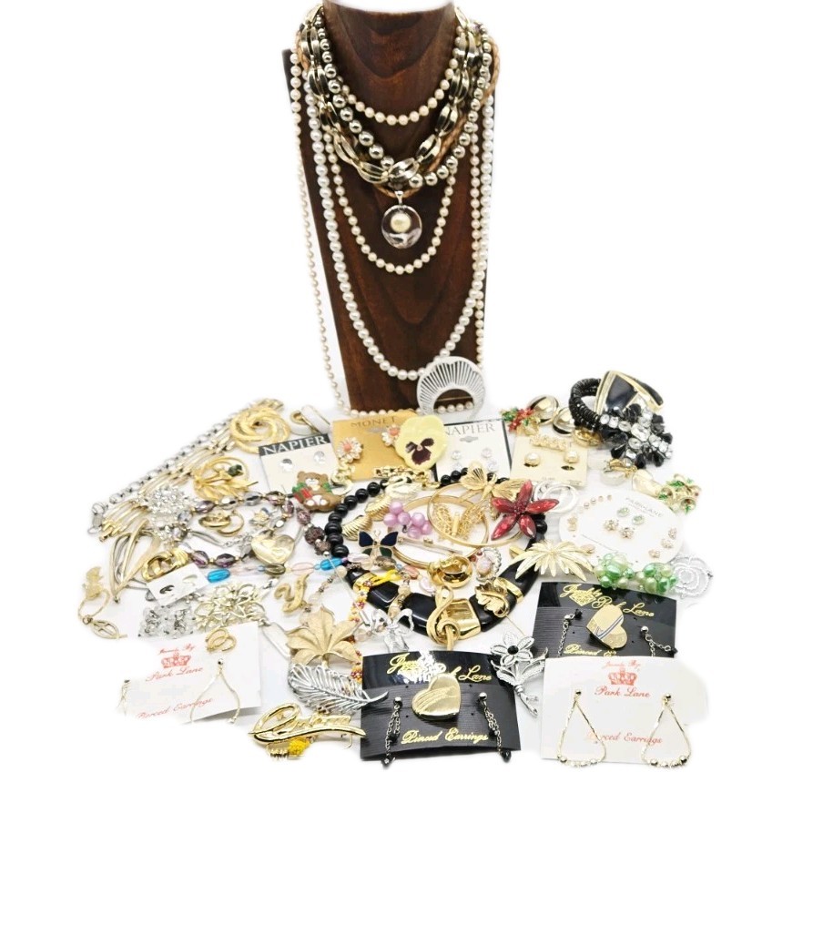Vintage Jewelry Lot Monet Park Lane Trifari Napier Necklace Brooch Earrings 74pc