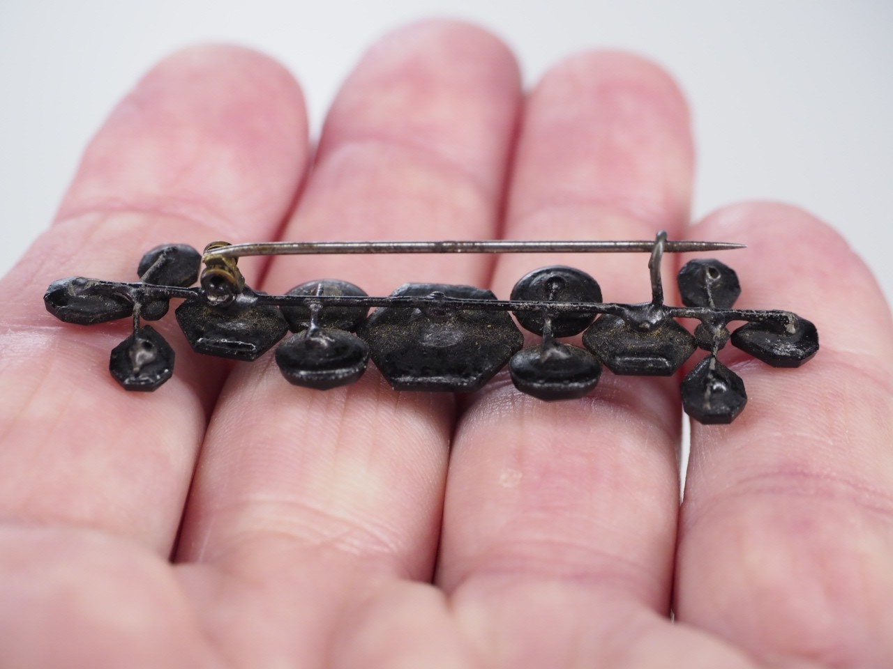 Antique jet Black Faceted Glass Mourning Brooch Victorian bar Pin Jewelry