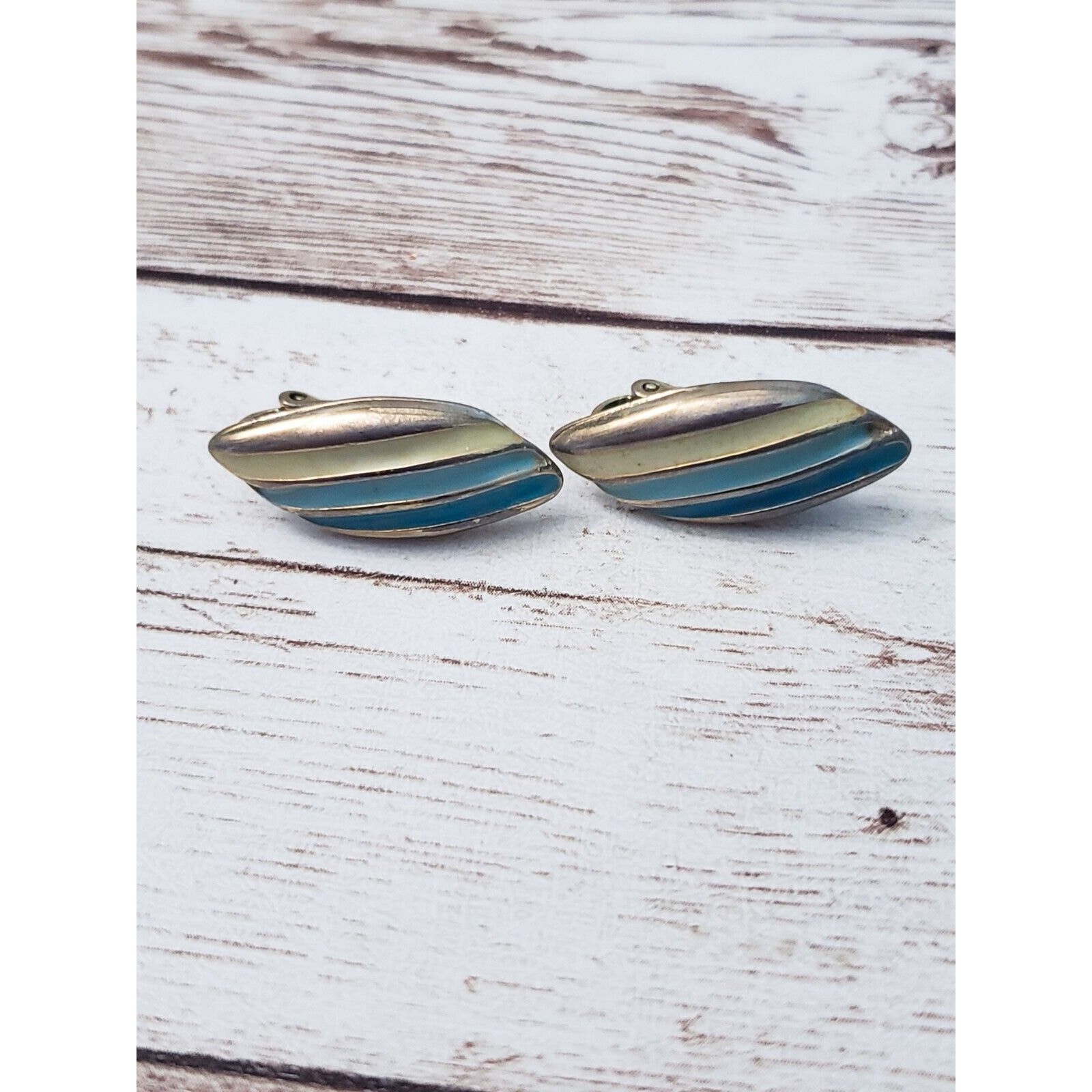 Vintage Clip On Earrings Unusual Blue Tones Slightly Under 1″