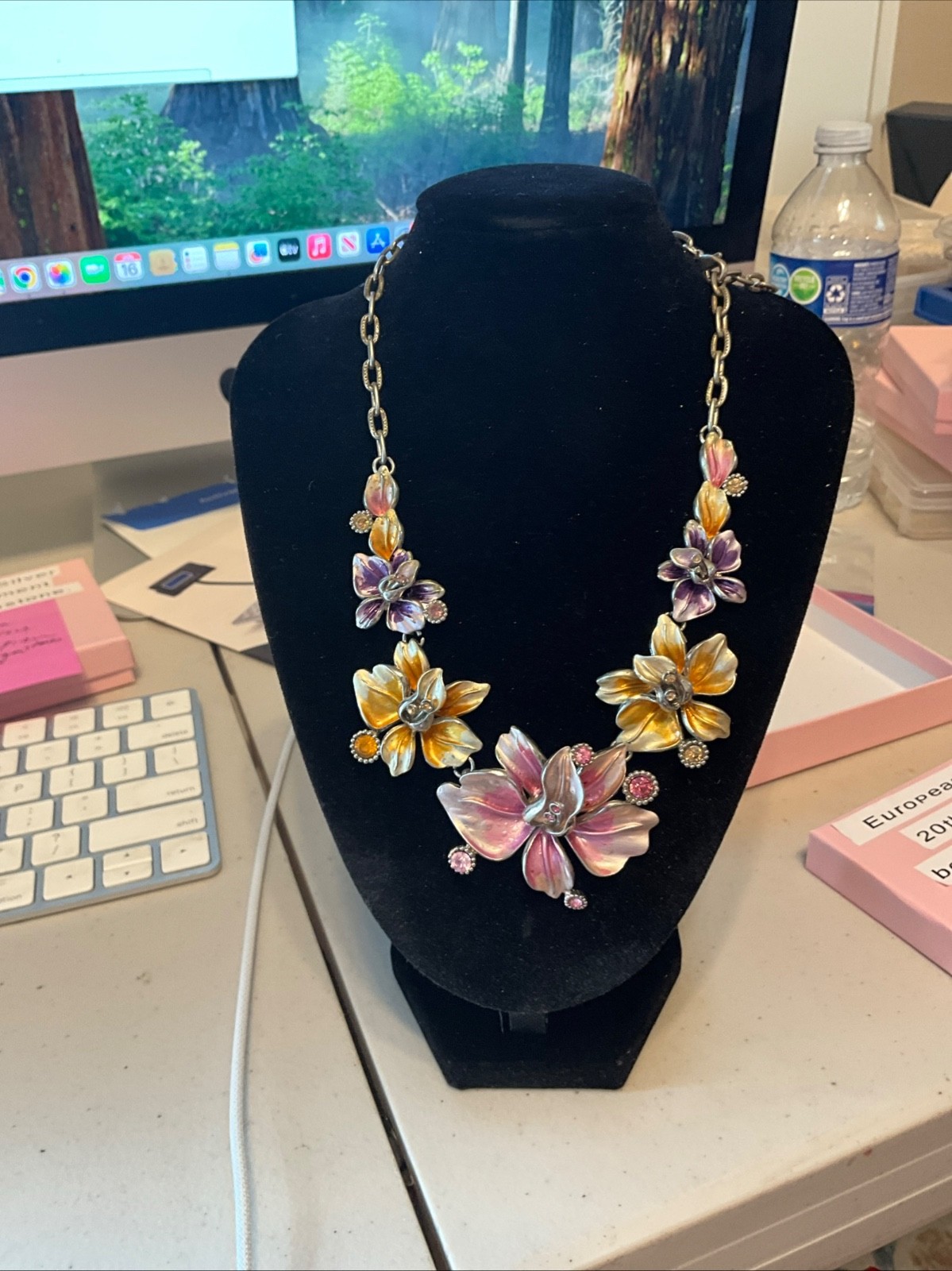 Metalic Flowers with Gem Stone Accent Necklace