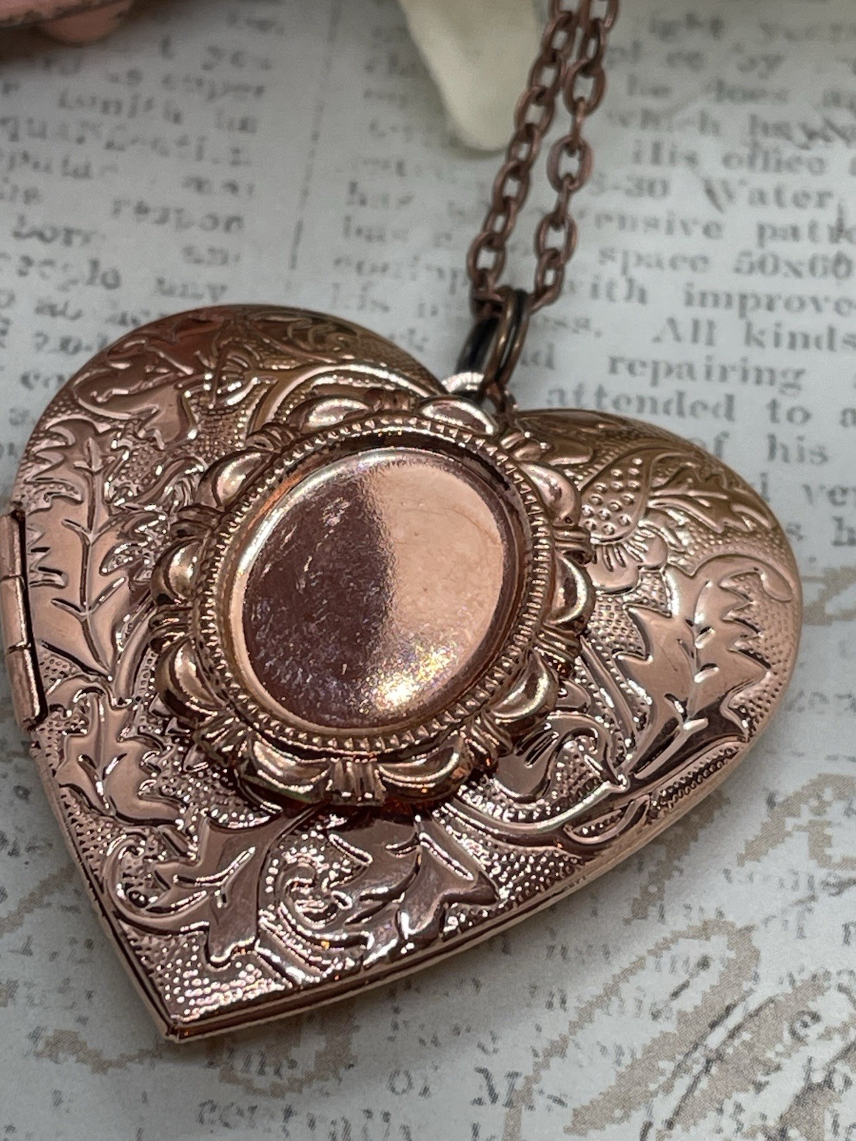 Fancy ROSE Gold Memorial Jewelry Keepsake Photo Locket Necklace Butterfly Urn